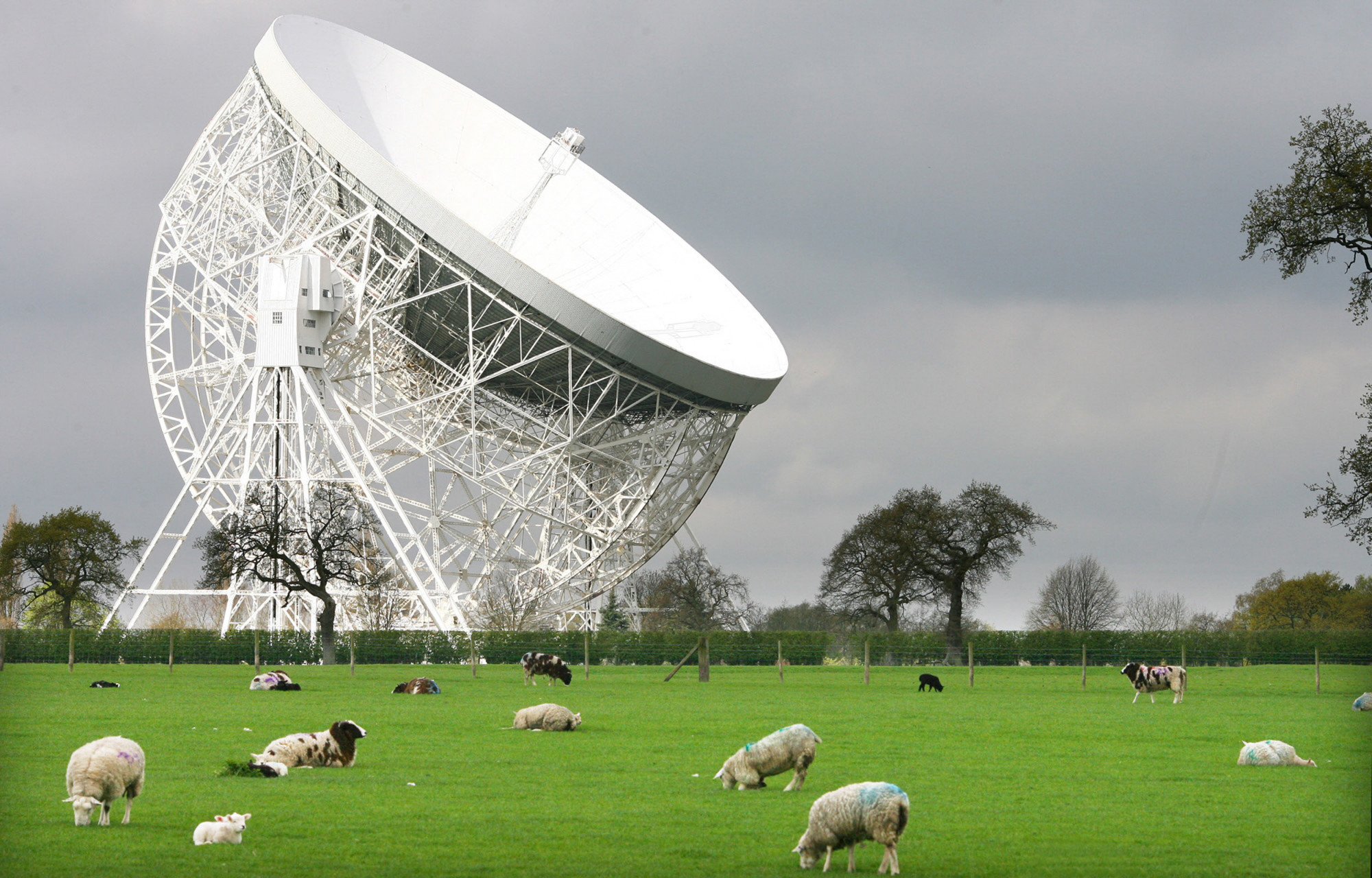 Bezárás fenyegeti a leghíresebb brit obszervatóriumot, több jelentős kutatás is veszélybe kerülhet