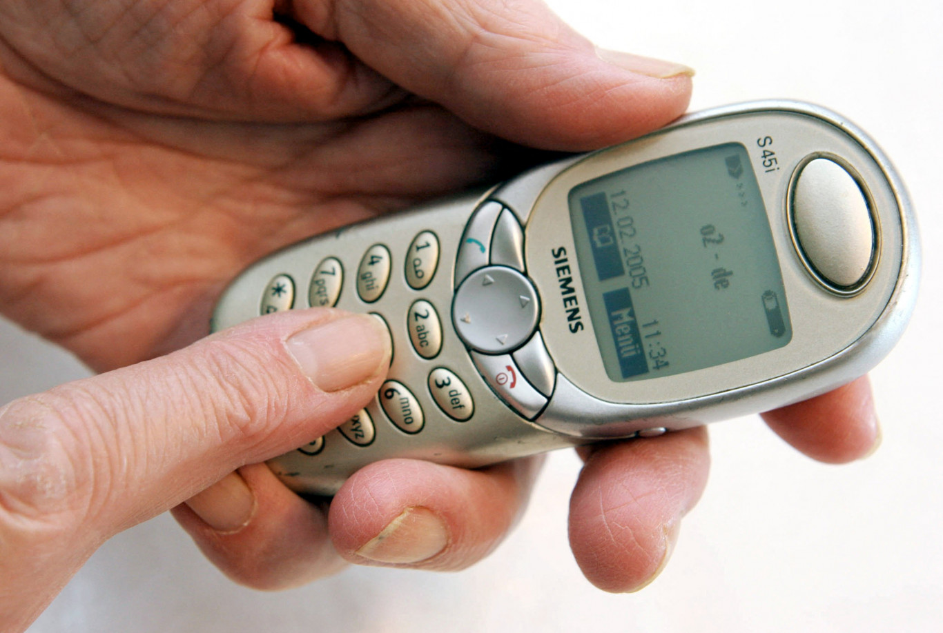 Csalás telefonnal: 146 millió forintot lopott el egy nő banki adatainak kihasználásával