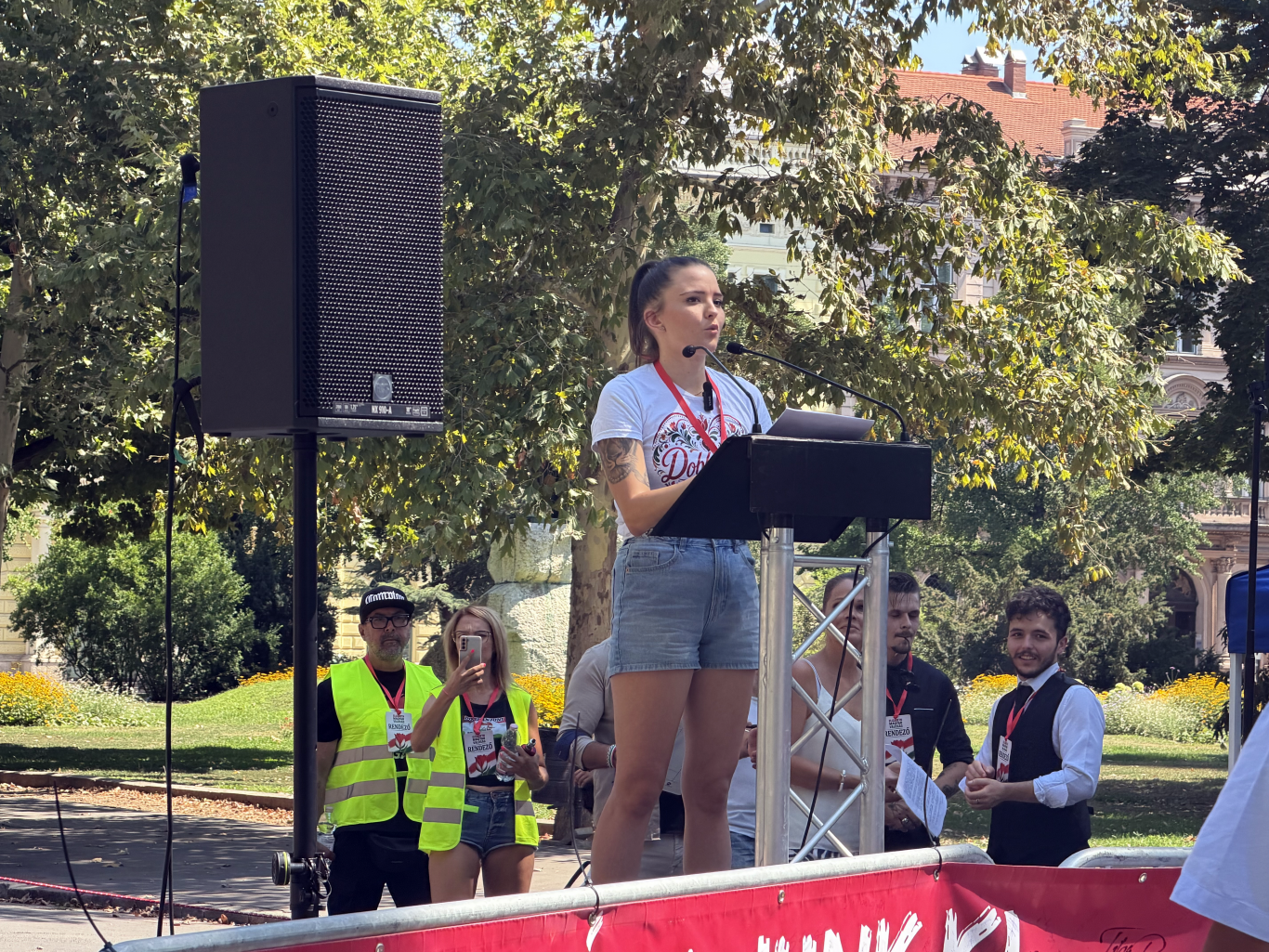 Orbitális Paks-konteóval rúgta be országjáró turnéját a Dobbanjon mozgalom