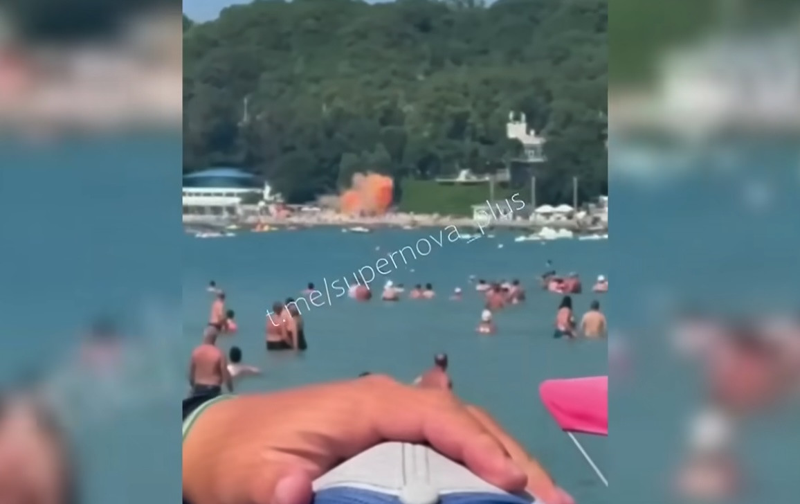 A Fekete-tengeri Gelendzsik strandján a nyaraló emberek közé csapódott és 7 embert megölt egy drón