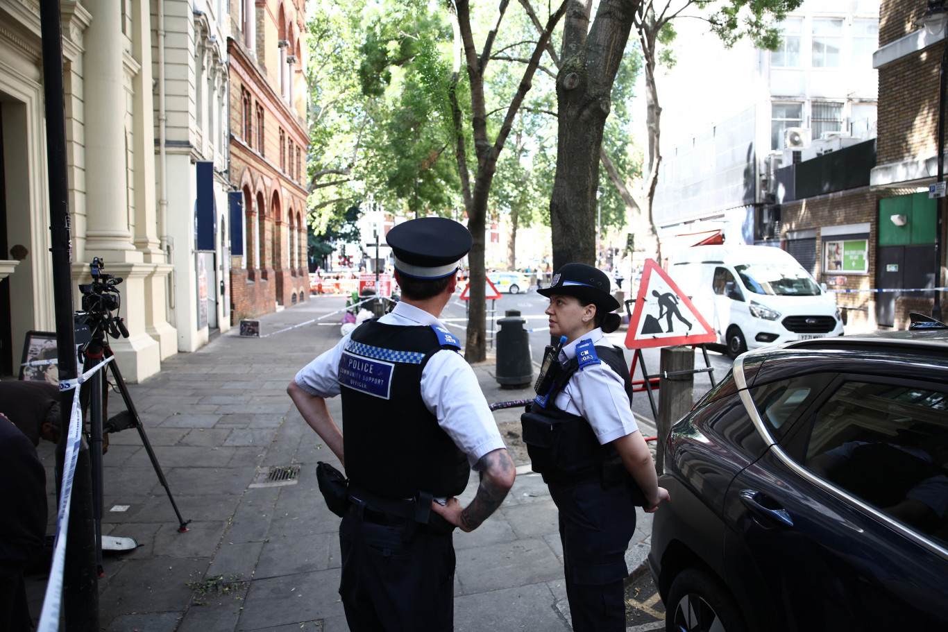 Négy férfit késeltek meg London belvárosában, őrizetbe vettek egy nőt