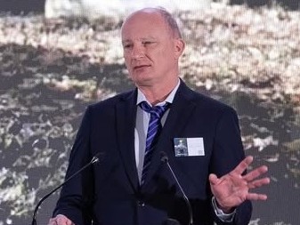 Virtuális lincselésről beszél az M1 Híradó éléről fél nap után kirúgott Hajdú Gábor, Mészáros Lőrinc korábbi sajtósa