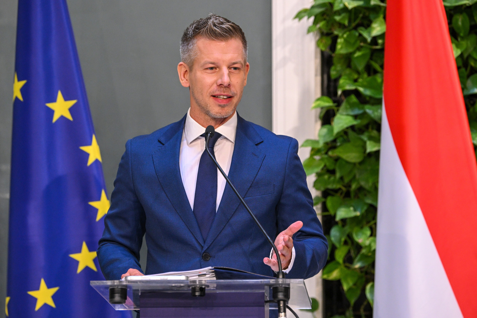 Magyar Péter miniszterelnök a Miniszterelnökségen tartott kormányszóvivõi tájékoztatón 2026. augusztus 7-én