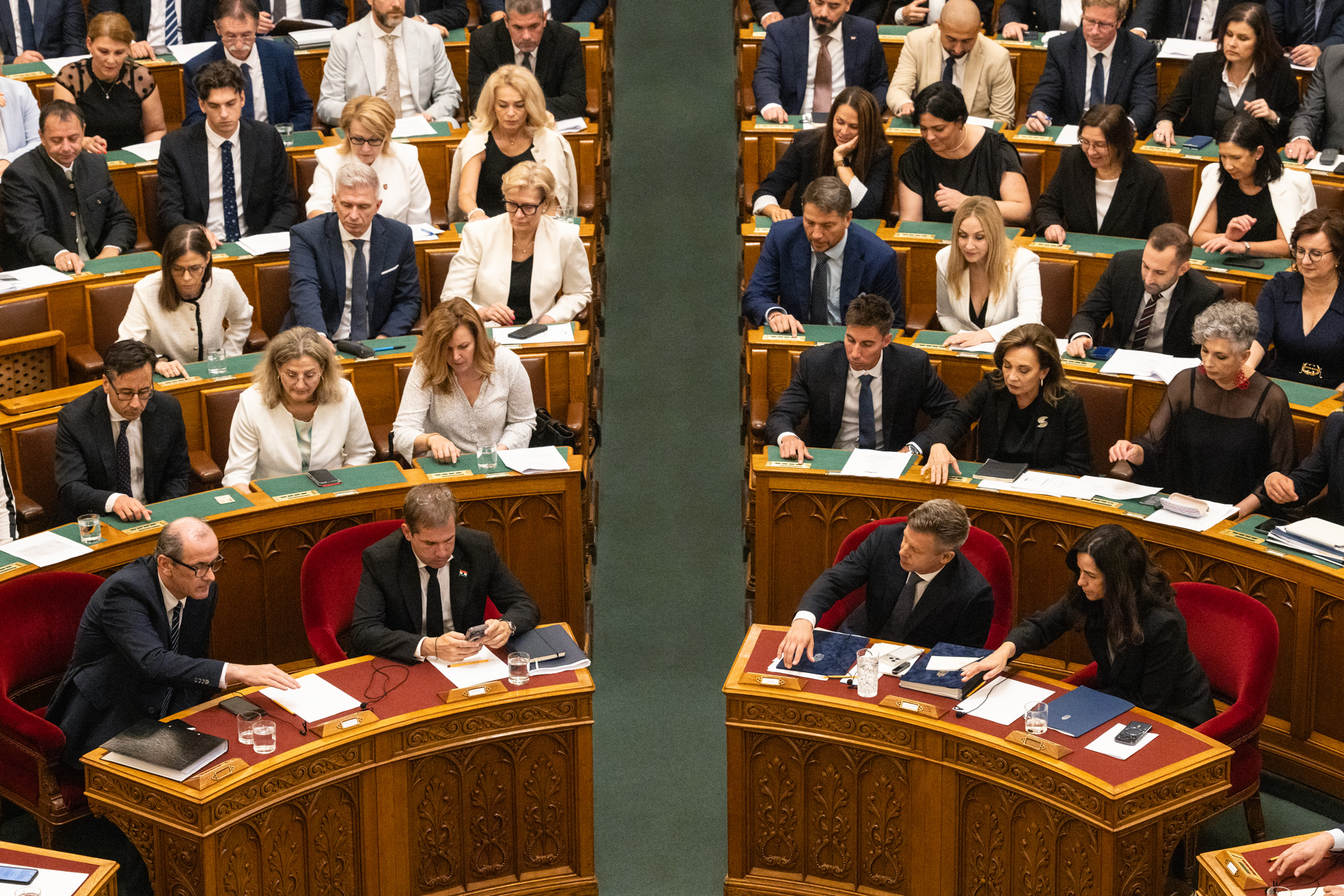 Rendkívüli ülés: pénteken választja meg a Parlament a Vagyonvisszaszerzési Hivatal vezetőit
