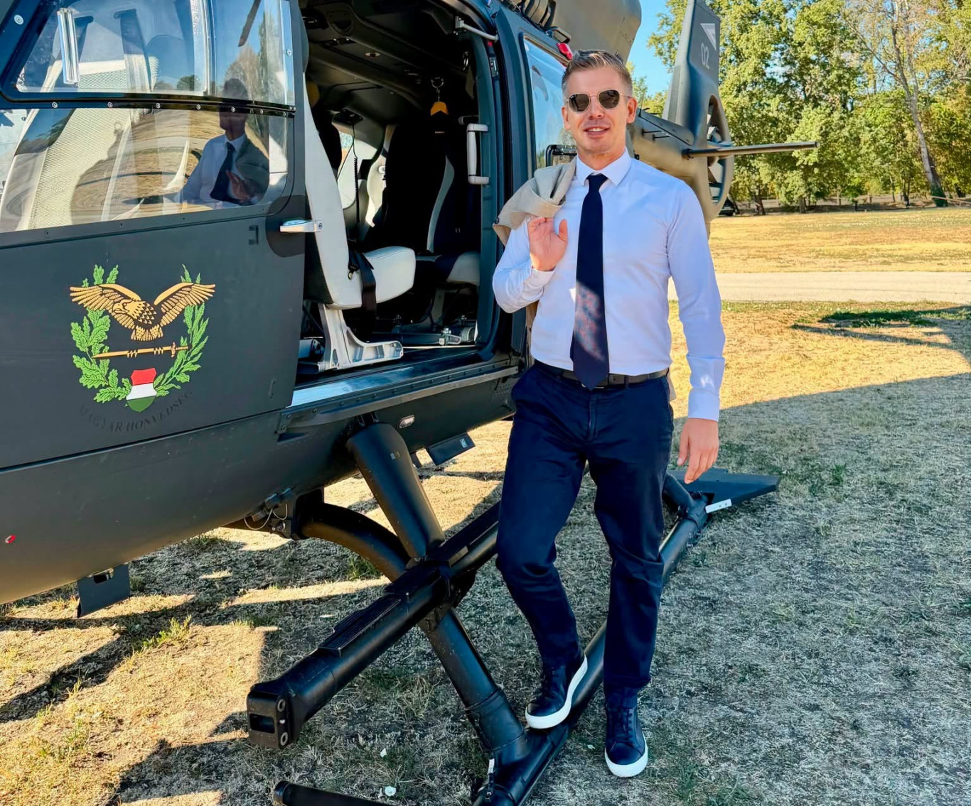 Magyar Péter helikopteres látogatása Paksra: Különbségek és hasonlóságok a politikai döntéshozatalban Magyar Péter helikopteres látogatása Paksra: Különbségek és hasonlóságok a politikai döntéshozatalban