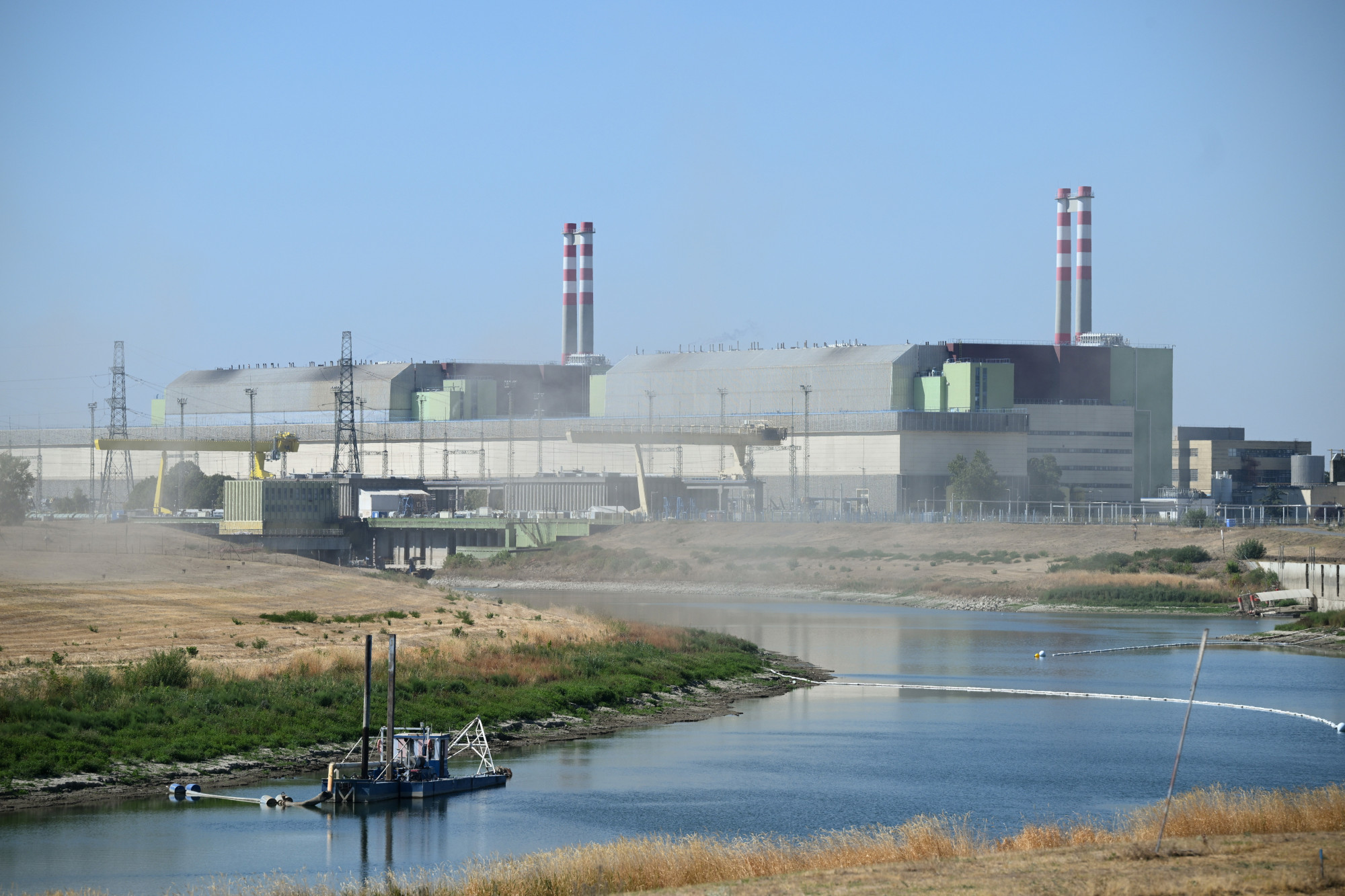 Vasárnap elkezdik bepöffenteni a leállított paksi turbinákat, jövő héten újra teljes kapacitással megy majd az atomerőmű