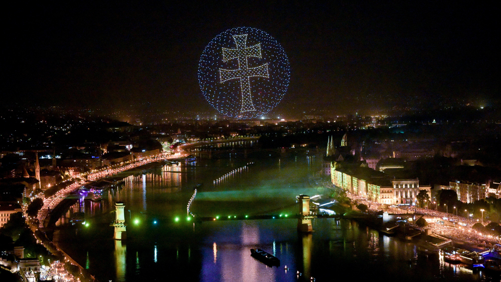 Fényfestés, drónshow és tűzijáték augusztus 20-án