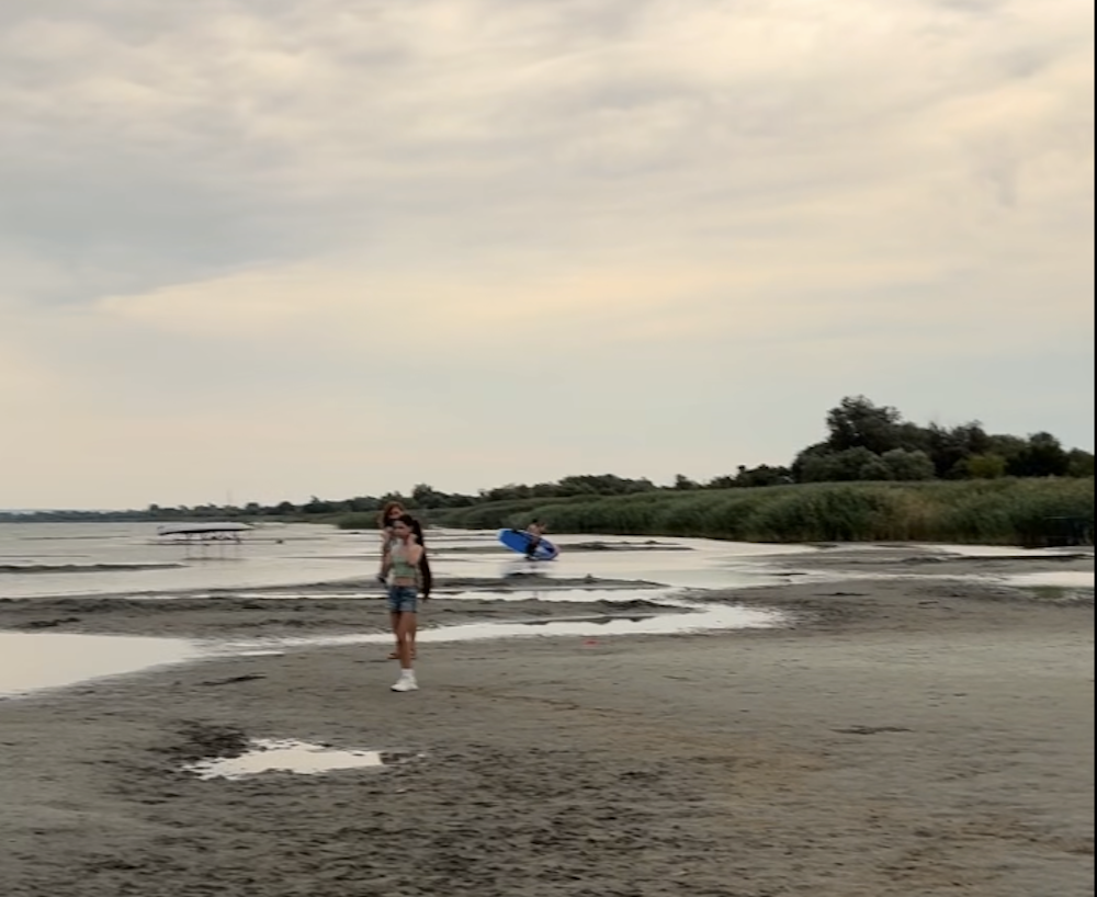 A drámázó bulvársajtó kedvence, a máriafürdői strand illusztrálja legjobban, hogy a Balaton sokkal jobb helyzetben van, mint bármely más természetes víz az országban