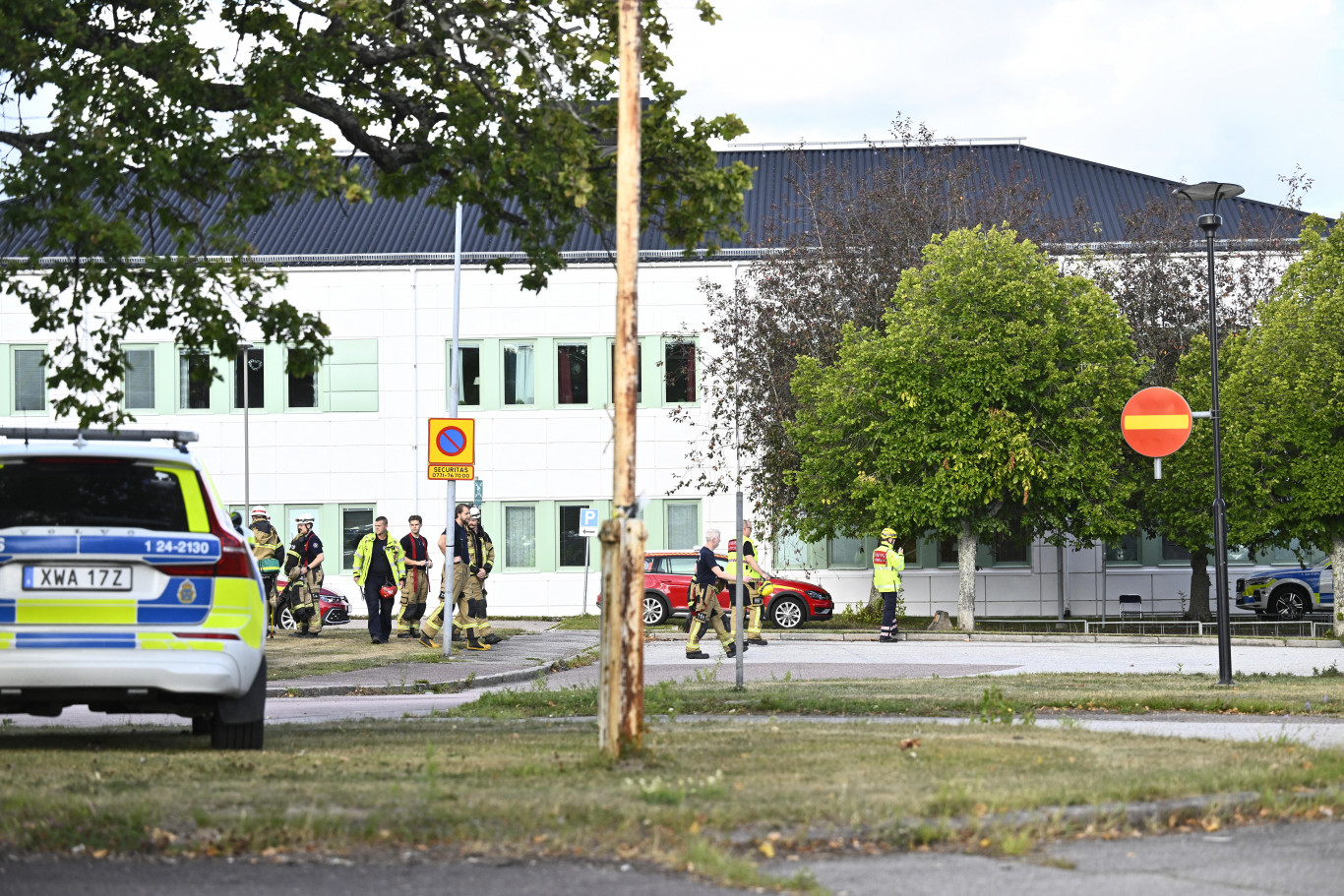 Egy 17 éves lány halálával végződött kardos iskolai támadás svédországban Egy 17 éves lány halálával végződött kardos iskolai támadás svédországban