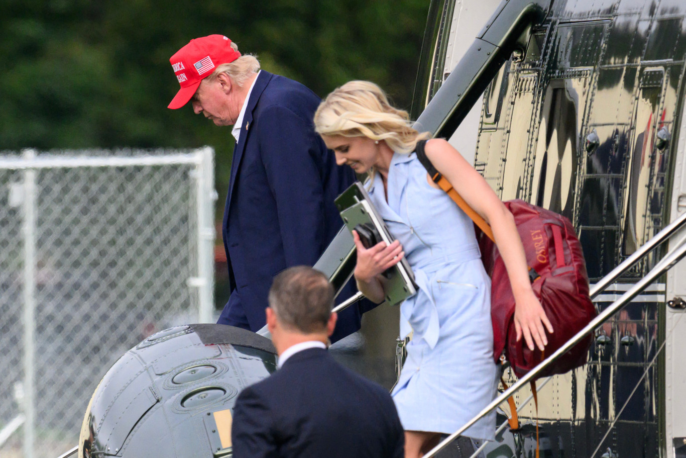 Trump titokzatos ajándékai – Fehér Ház alkalmazottaknak