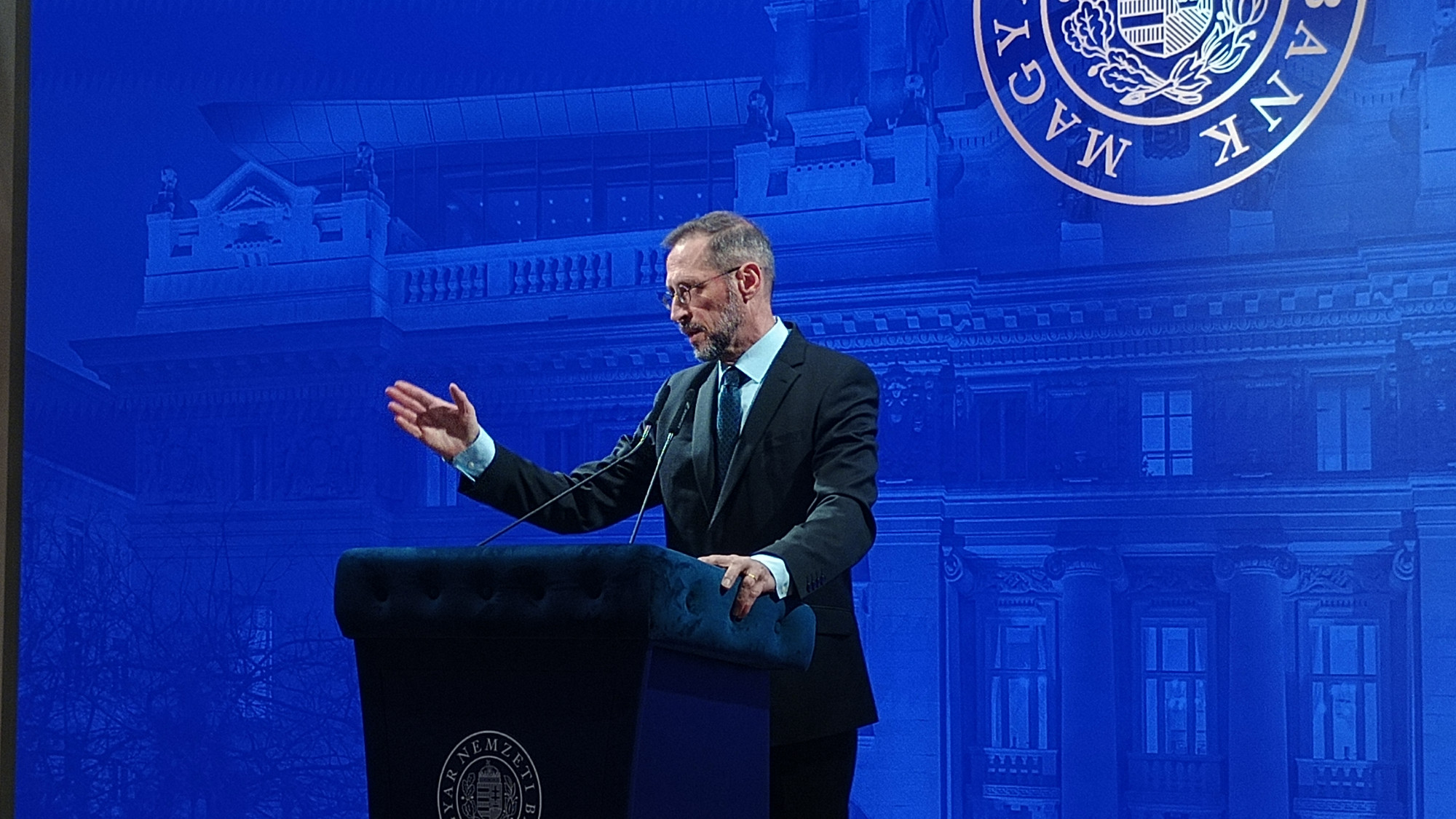 Varga Mihály: Nincs titkolnivalónk, összegyűjtjük és kiadjuk a Transparency által kért adatokat