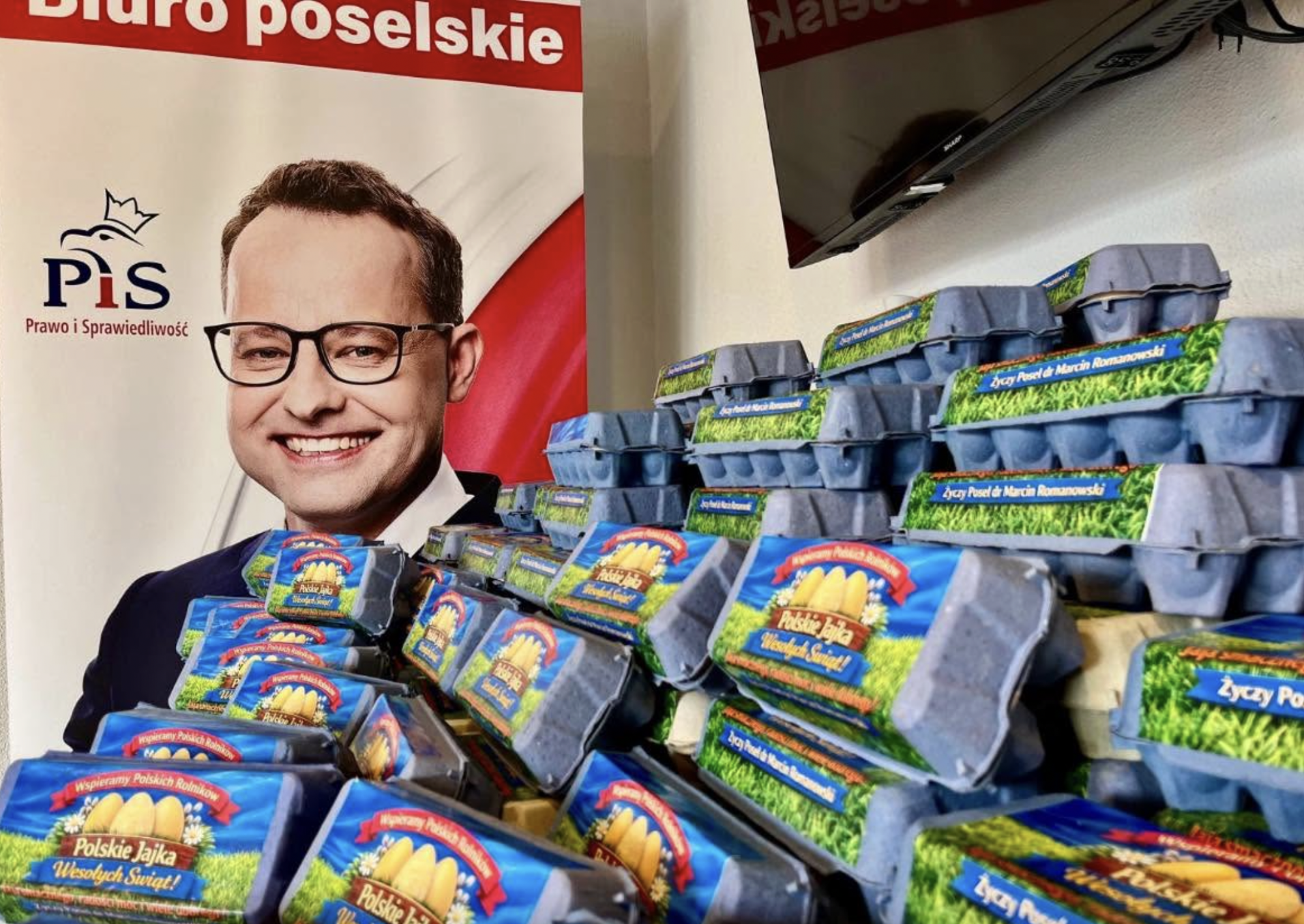 Romanowski volt pártja szerint egy magyarországi kolostorban is keresték a körözött lengyel politikust, akinek Magyar Péter megválasztása után nyoma veszett