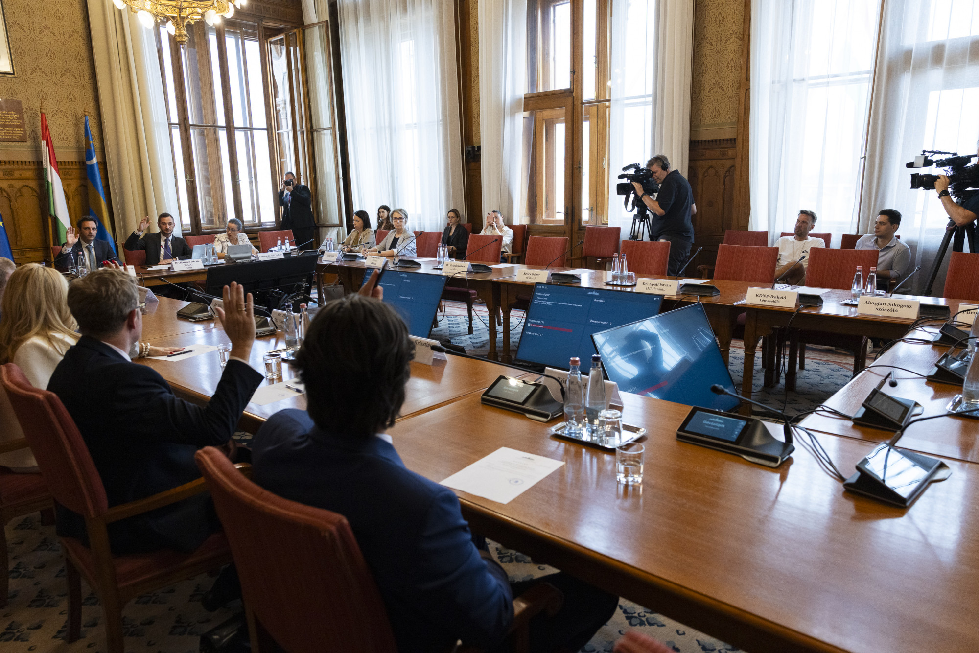 Újabb furcsa ülésen végül Unger Annát jelölte a bizottság a Nemzeti Vagyonvisszaszerzési és Vagyonvédelmi Hivatal vezetőjének