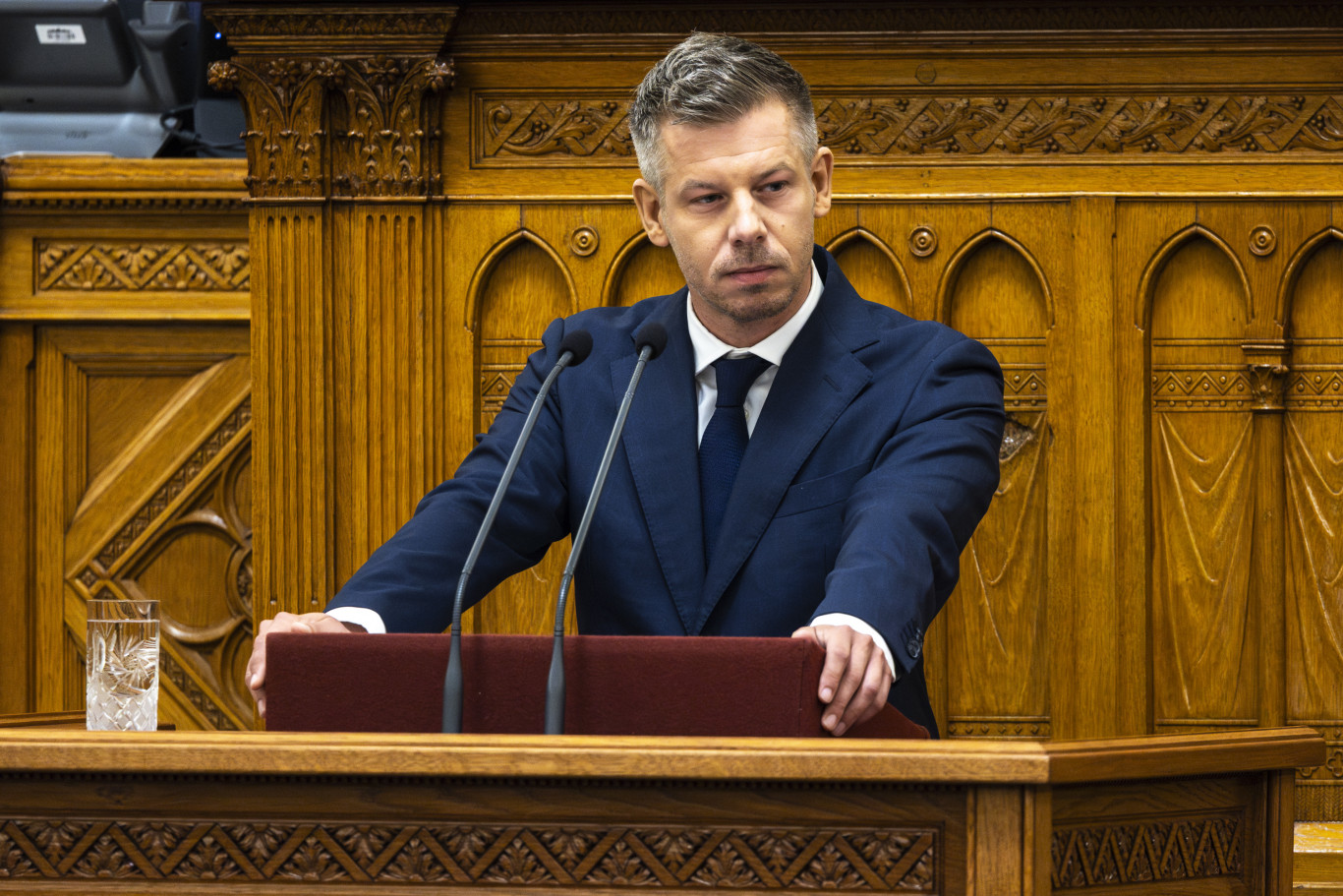 Magyar Péter reagál a Tisza közösségének kritikáira – új cikk a Facebookon