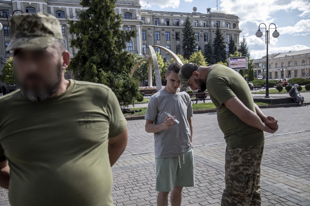 Az ukrán ombudsman szerint 50-70 ezer dollárért már nem csak a mozgósítást lehet megúszni, hanem ki is juttatnak az országból
