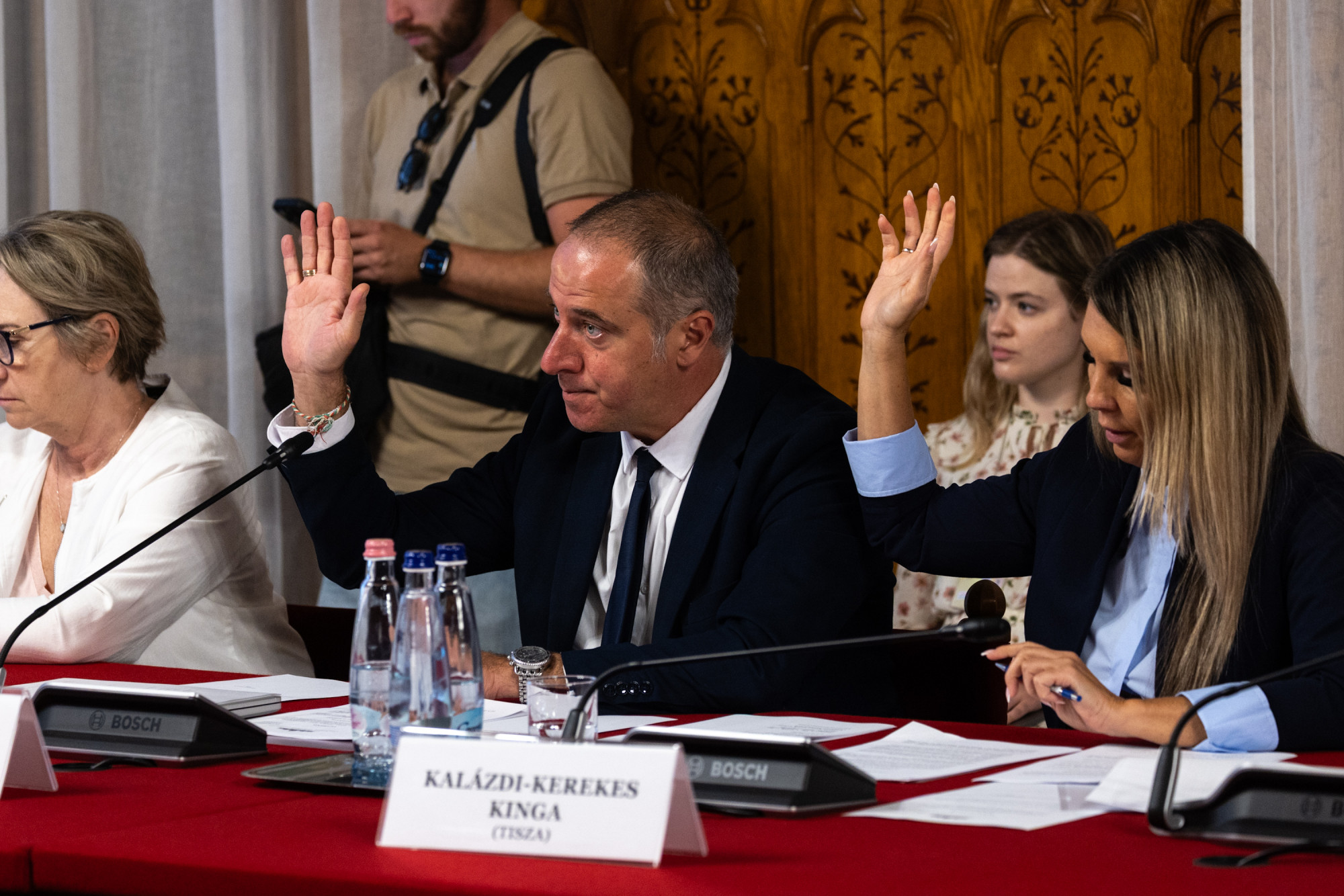 Varga Juditot, Novák Katalint és Kónya Endrét biztosan beidézi, de előtte még átnyálaz egy rakás iratot a kegyelmi ügyet vizsgáló bizottság