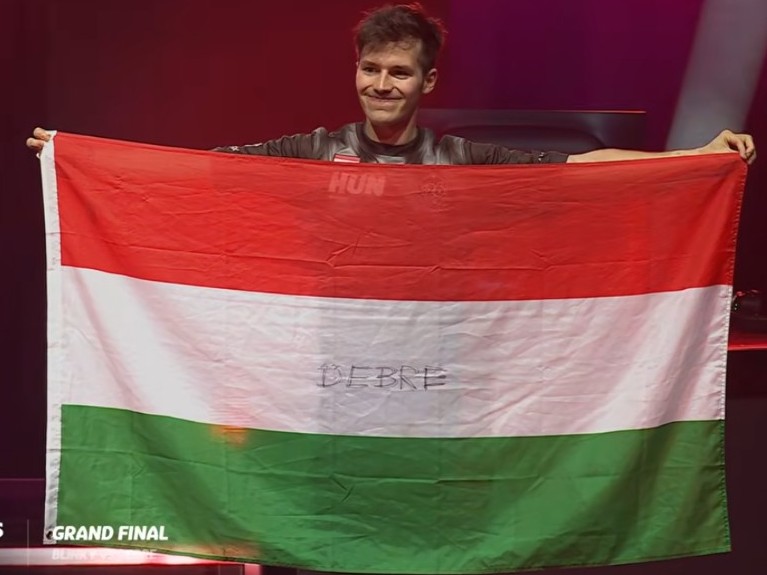 Magyar győzelem a Geoguessr-világbajnokságon: Debre 0-2-ről jött vissza a döntőben, miután úgy betippelte a semmiből Belaruszt, mintha mindennap arra pecázna