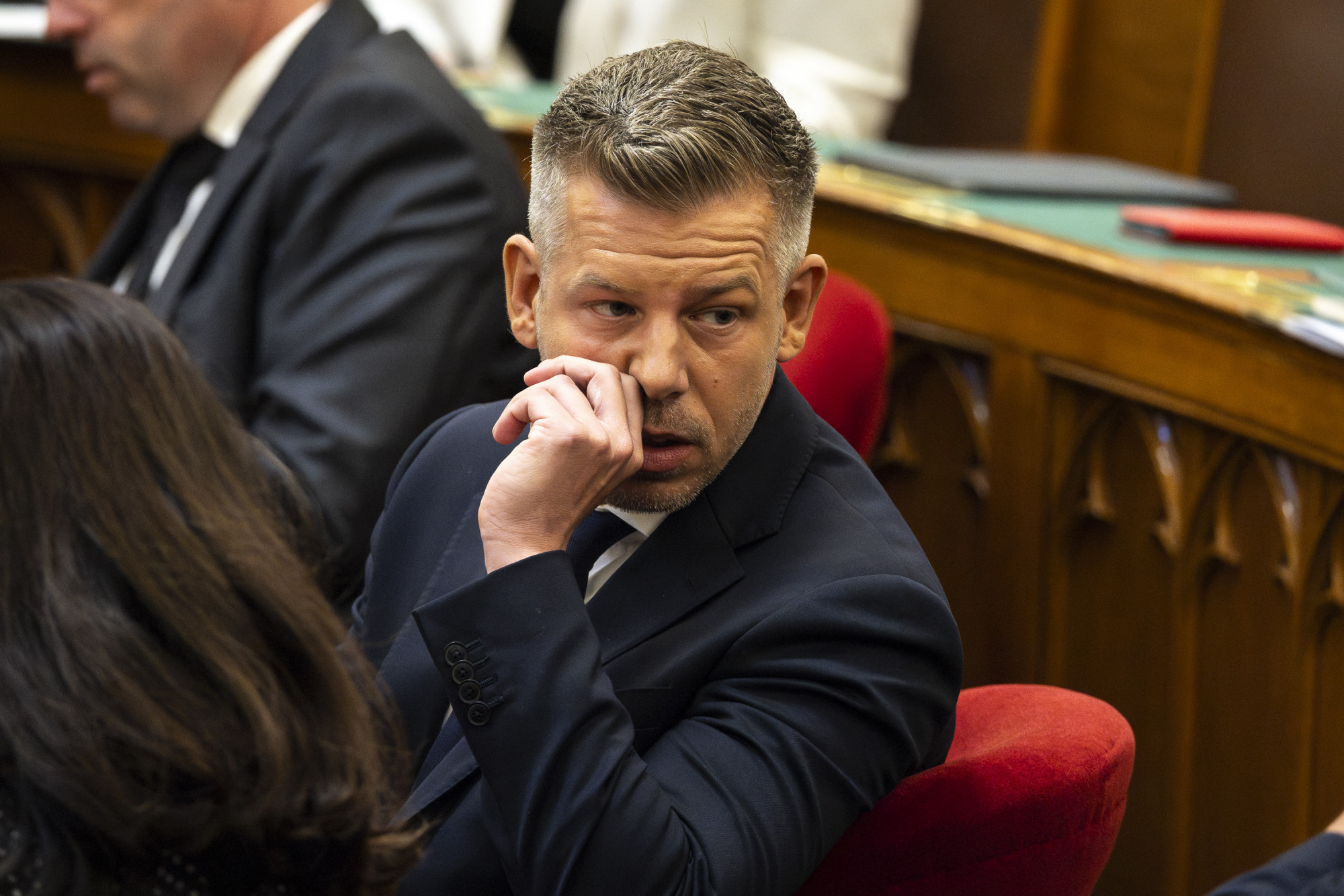 „Éheztetés és bántalmazás a hatalom tudtával” – Magyar Péter gyermekvédelmi jelentést hoz nyilvánosságra szombaton
