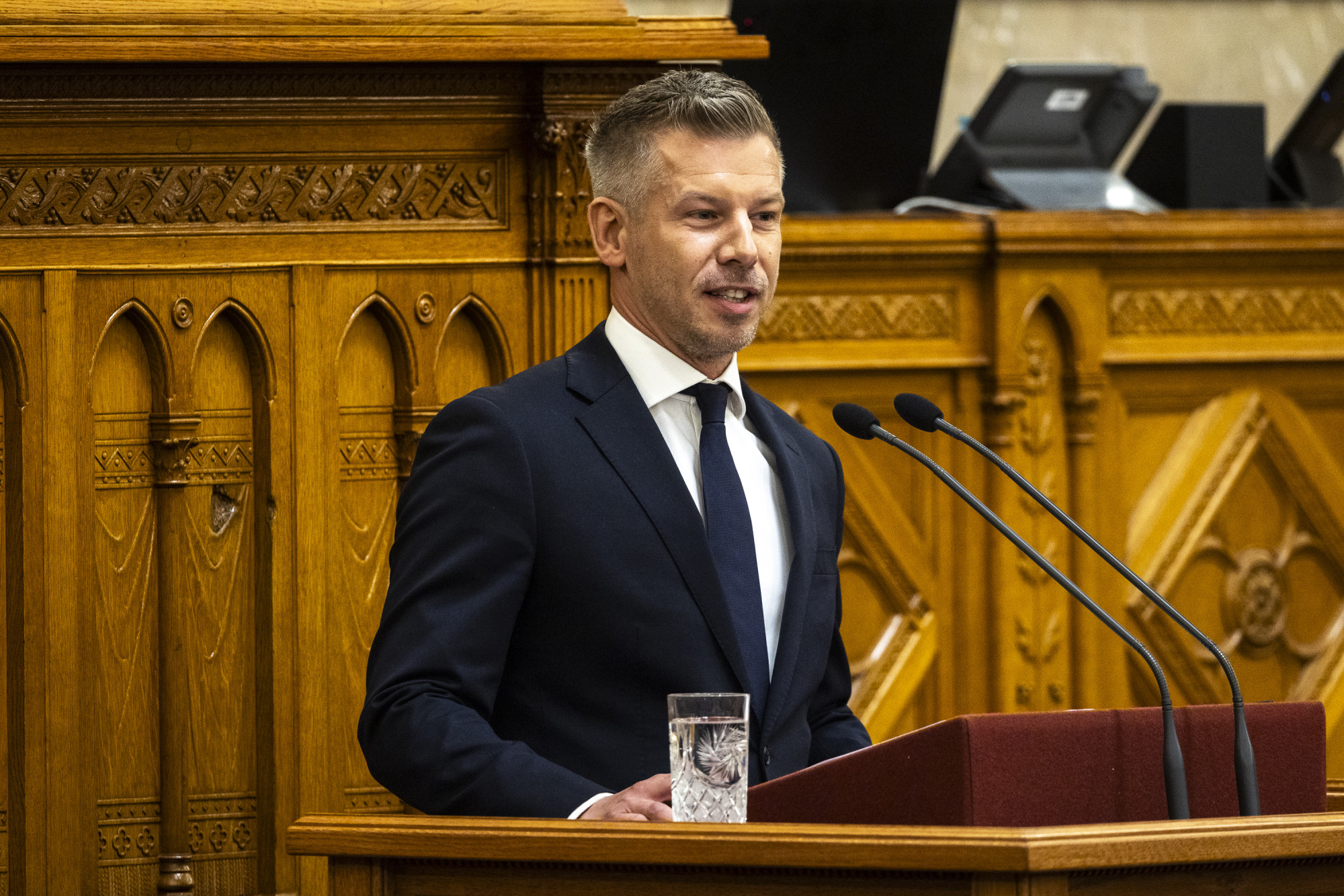 Magyar Péter Mészáros Lőrincnek: Ez a csávó vajon miben van?