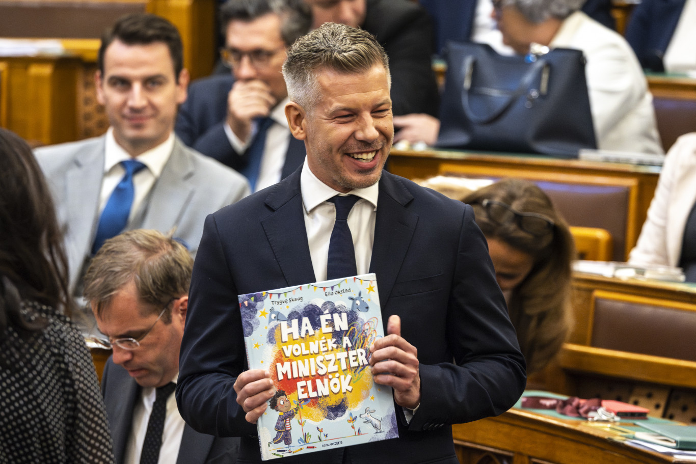 Friss hírek: Majd az Országgyűlés tárgyal a szakképzésekről, igazságügyi törvényekről, Alkotmánybíróságról és a Állambiztonsági Szolgálatok Történeti Levéltáráról is.