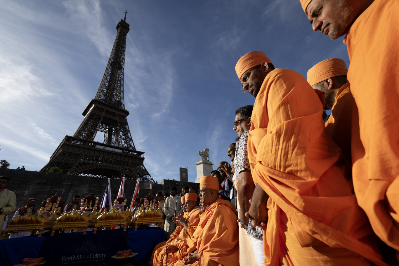 Sztrájk az Eiffel-toronyban: Hinduk tiltakoznak a női alkalmazottak ellen Sztrájk az Eiffel-toronyban: Hinduk tiltakoznak a női alkalmazottak ellen