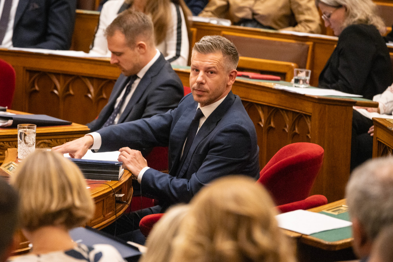 Felfüggeszthetik Hankó Balázs, Seszták Miklós és Magyar Péter mentelmi jogát Felfüggeszthetik Hankó Balázs, Seszták Miklós és Magyar Péter mentelmi jogát