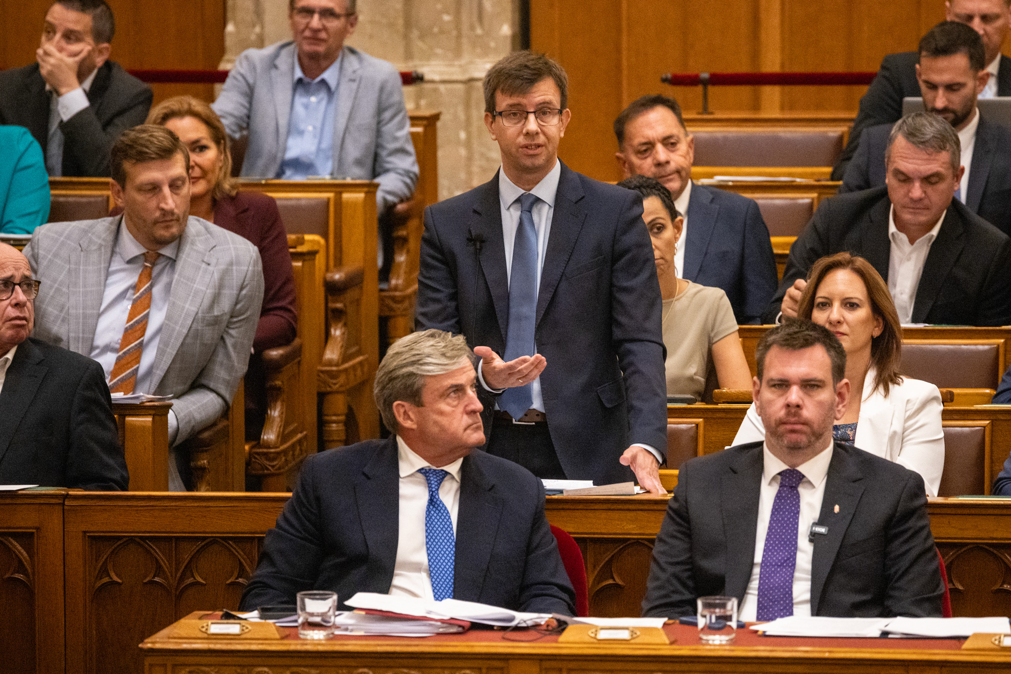 Hallerné alaposan szétcsapott az ellenzéki képviselők között