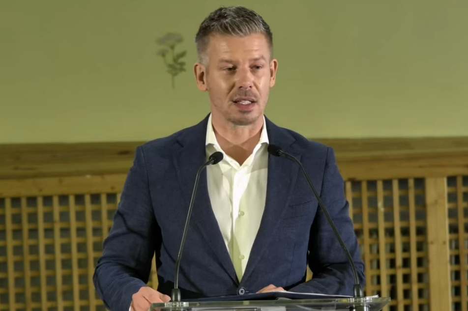 Magyar kormány bejelentése: 10 milliárd forintos gyermekvédelmi krízisprogram indítása Magyar kormány bejelentése: 10 milliárd forintos gyermekvédelmi krízisprogram indítása
