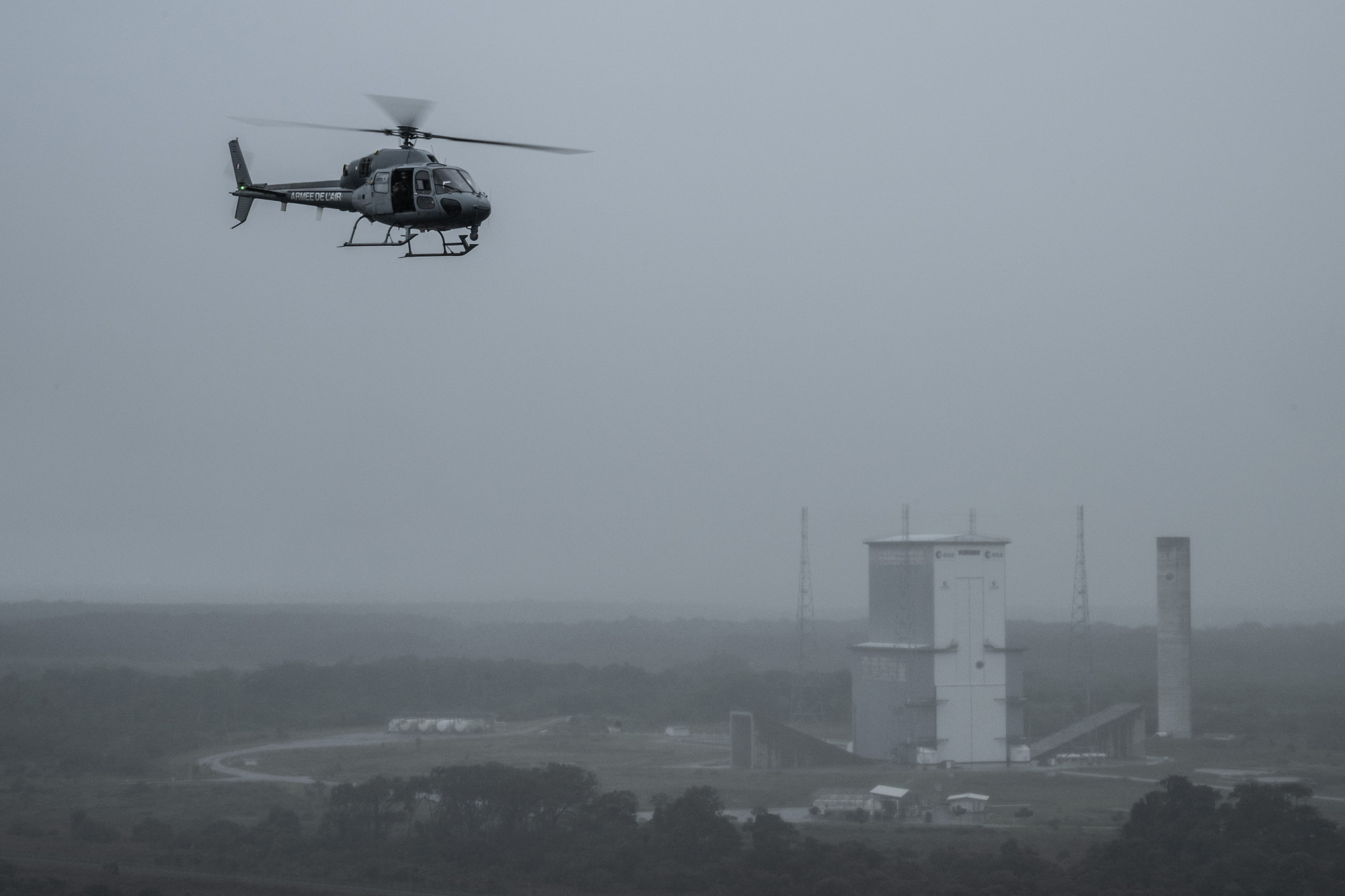Orosz hadihajó jelzőrakétákat lőtt egy dán helikopter felé