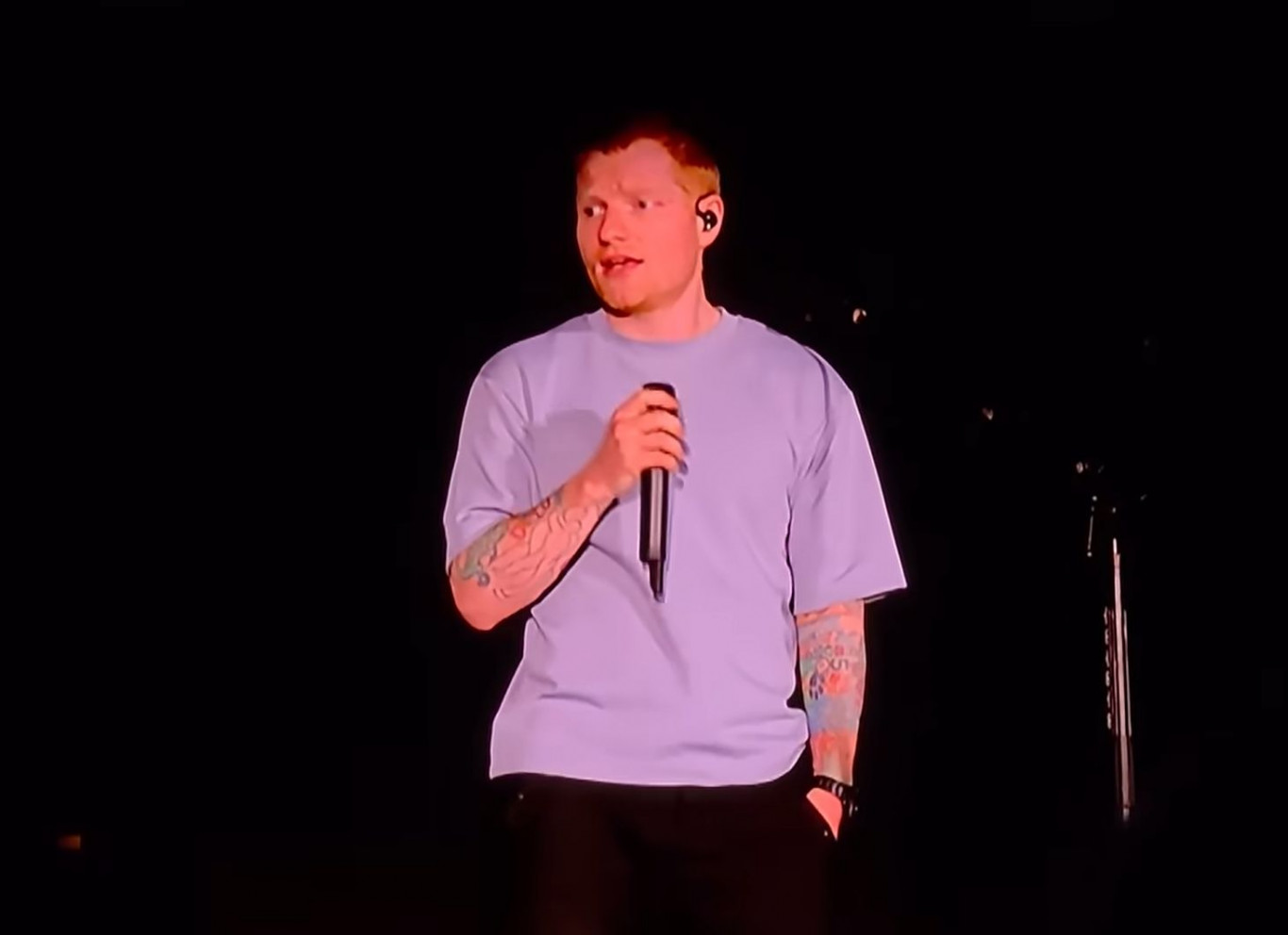 Ed Sheeran koncertje és politikai nyilatkozatai váltózatos reakciókat váltottak ki fanszámától függően
