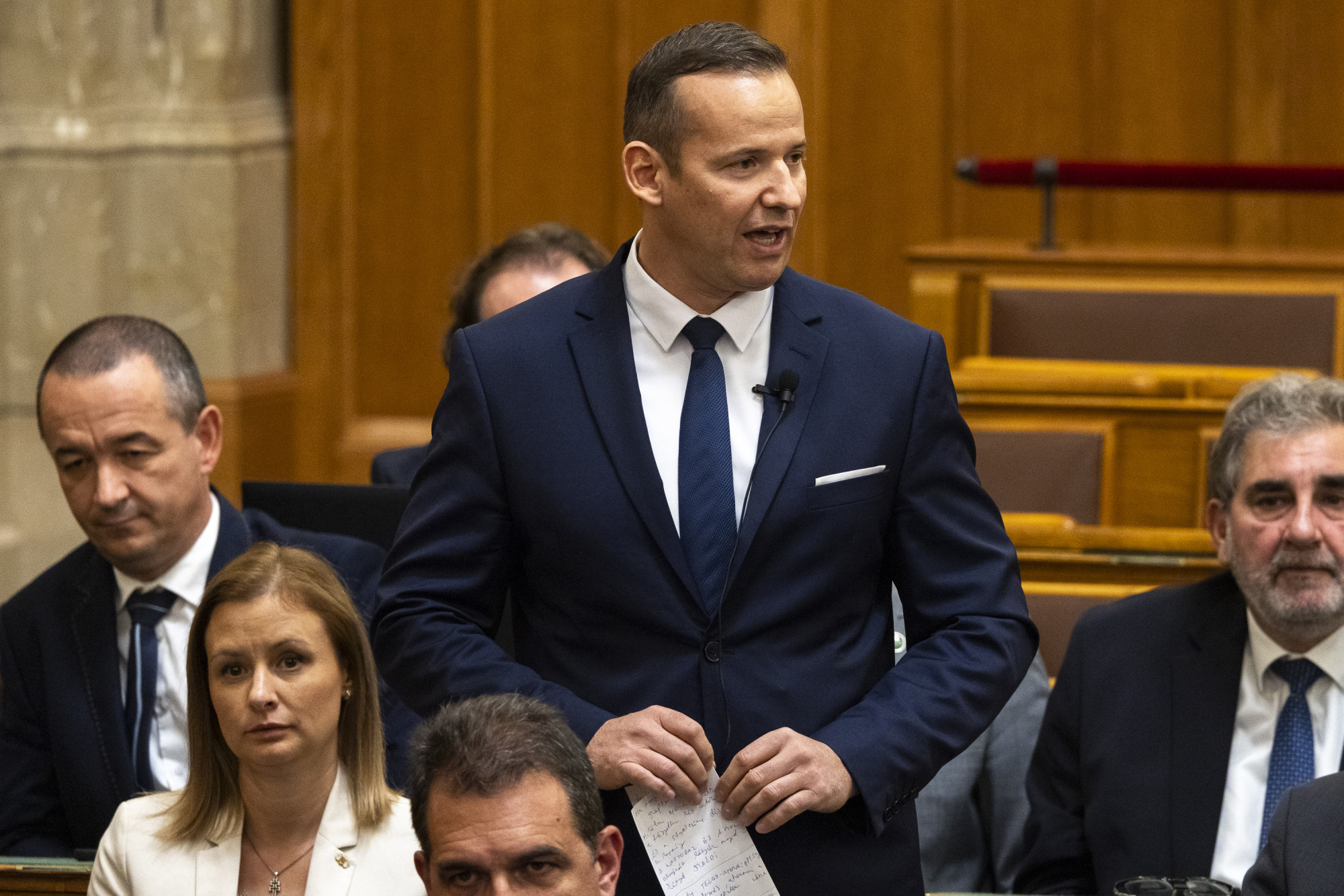 Magyar Péter: Csak az isteni gondviselés és a magyar emberek bátorsága mentette meg az országot a teljes kifosztástól