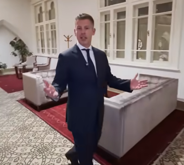 Milliárdokért rendezték be a „főnöknek” a minisztériumot, de végül Varga Mihály helyett Pintér Sándor költözött be