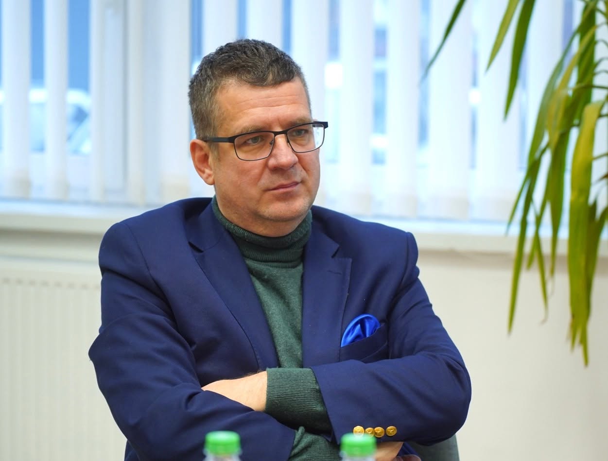 Kontroll: Seszták Miklós már be is sétált az ügyészségre