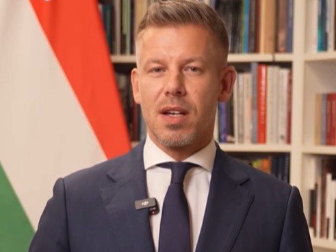 Maffiaügyészekről beszél Magyar Péter, miután Sesztákékkal egy napon kérték ki a mentelmi jogát