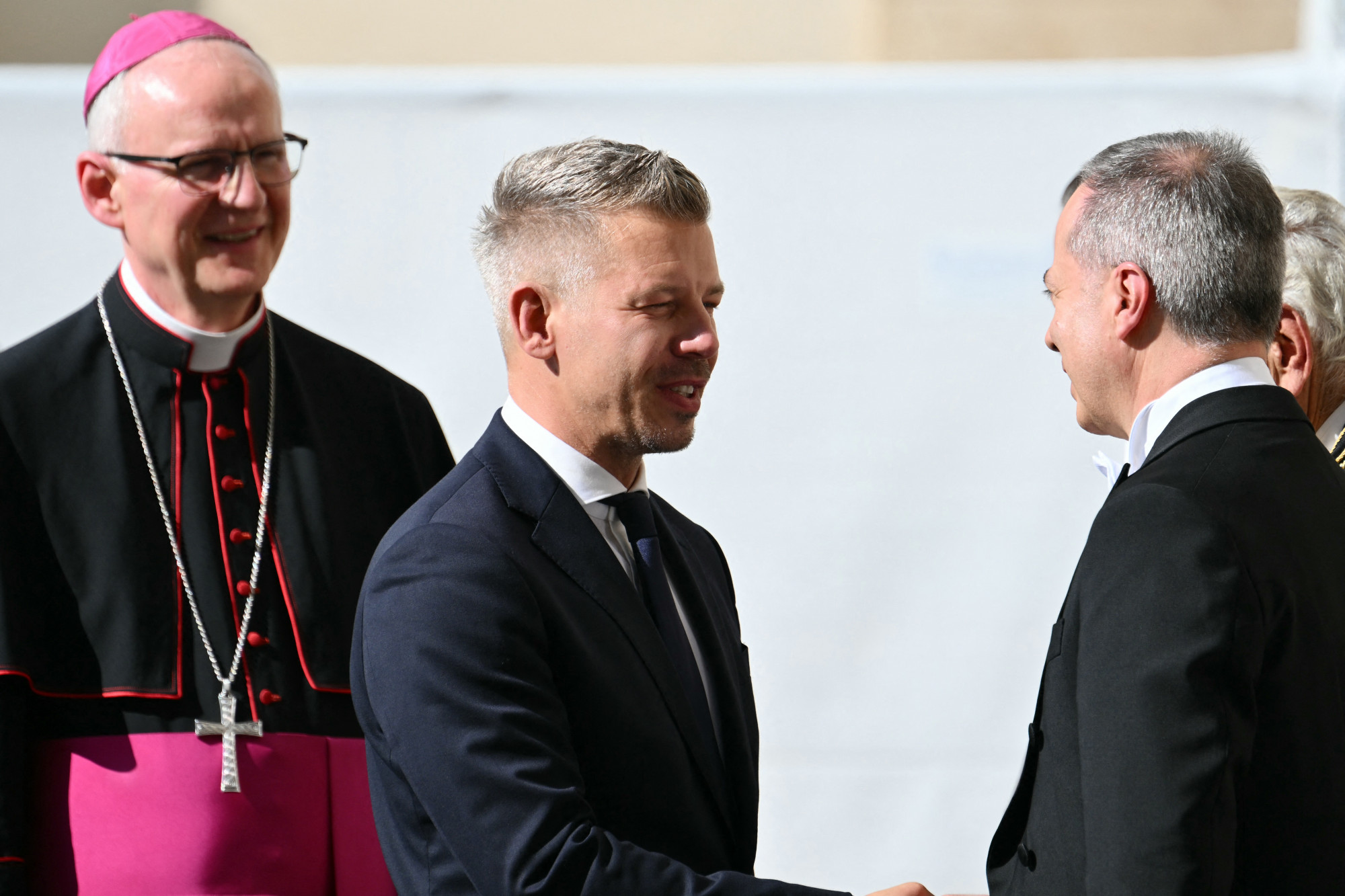 Magyar Péter megérkezett a Vatikánba, a KDNP kiakadt