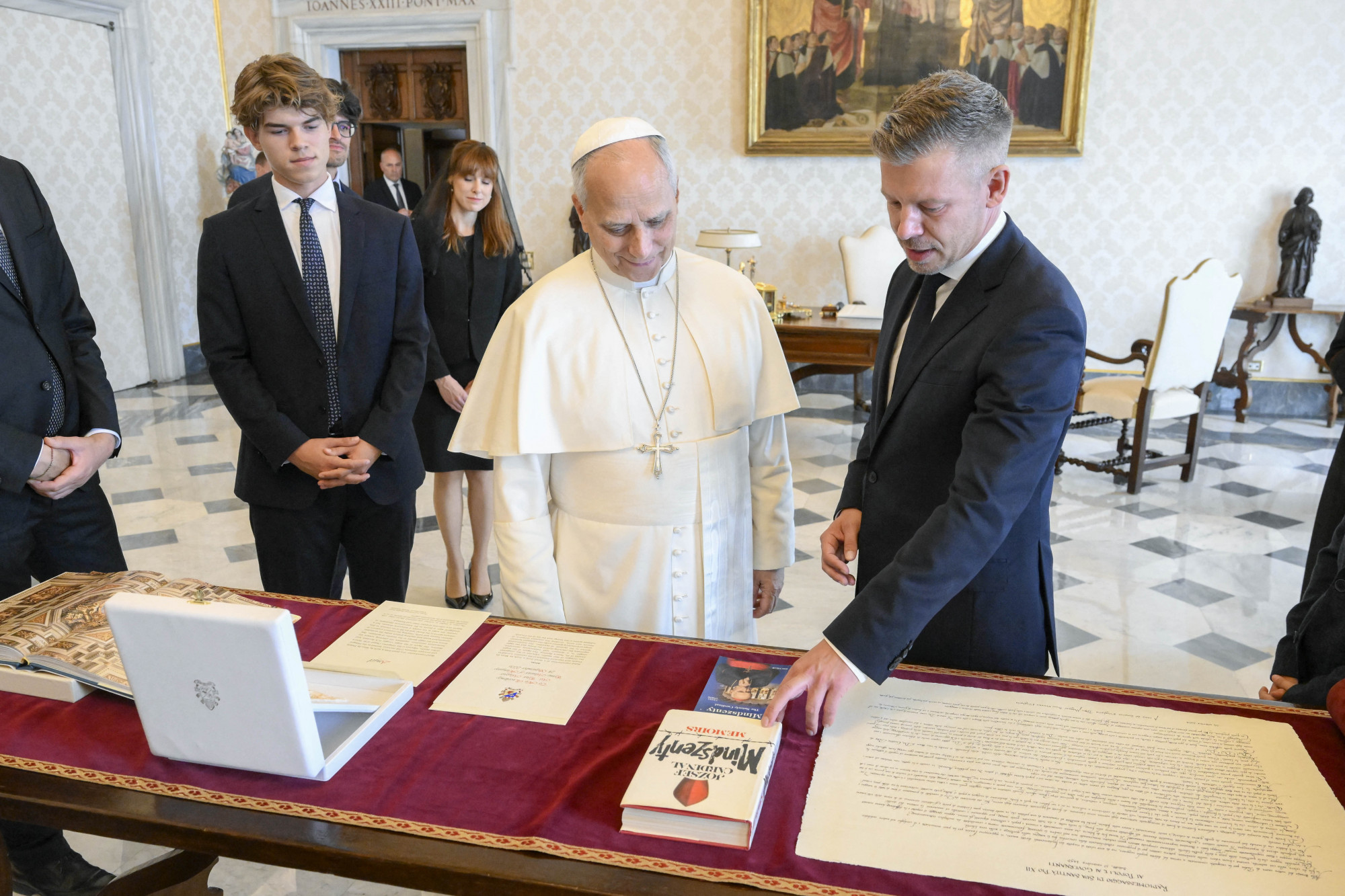 XIV. Leó pápa magánaudiencián fogadta Magyar Pétert, a mesterséges intelligenciáról beszélgettek