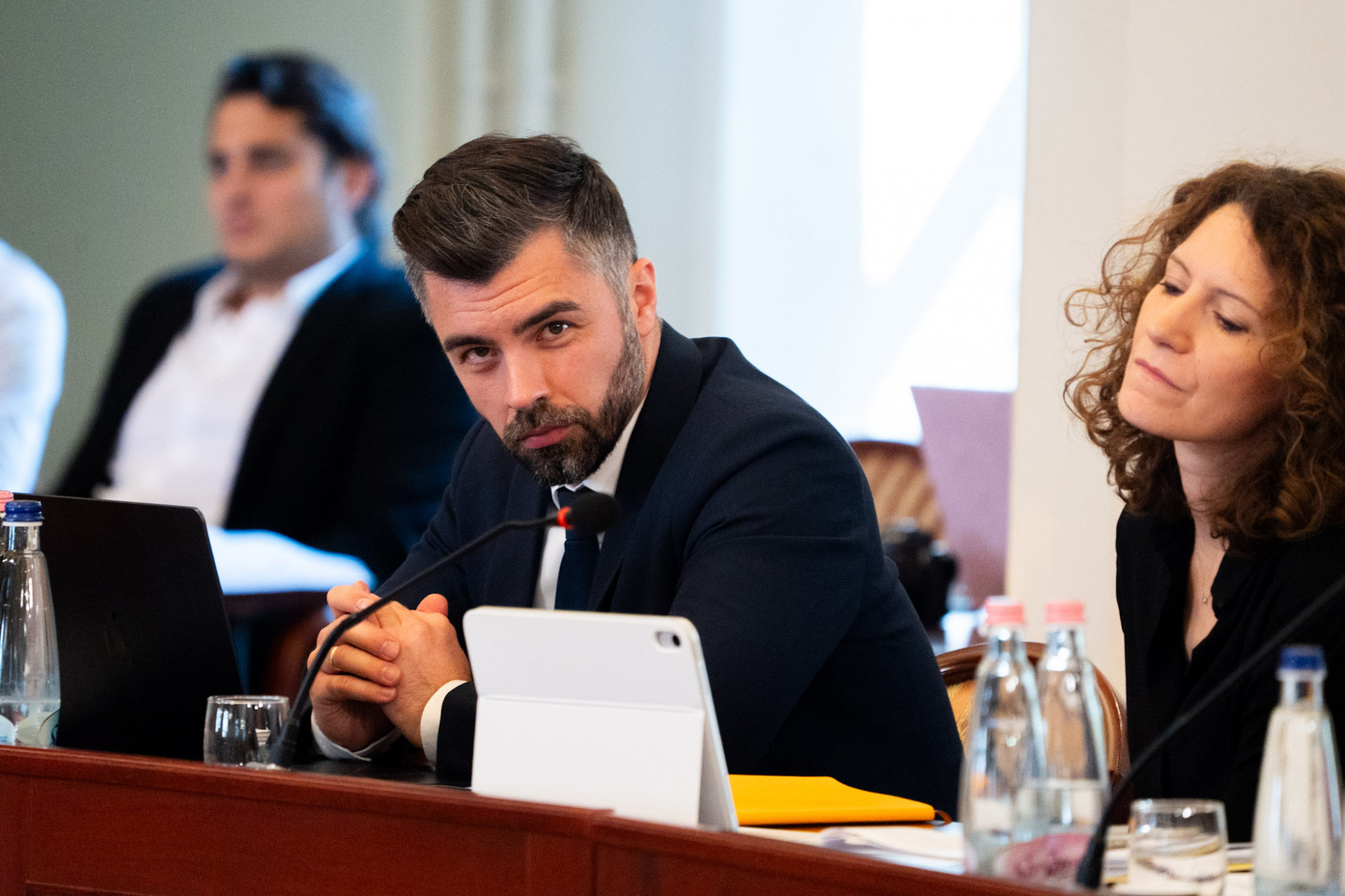 Szájerezés, chemszexbulik, hullazsákok – ezek mind szóba kerültek a budapesti válság kapcsán a Fővárosi Közgyűlésben