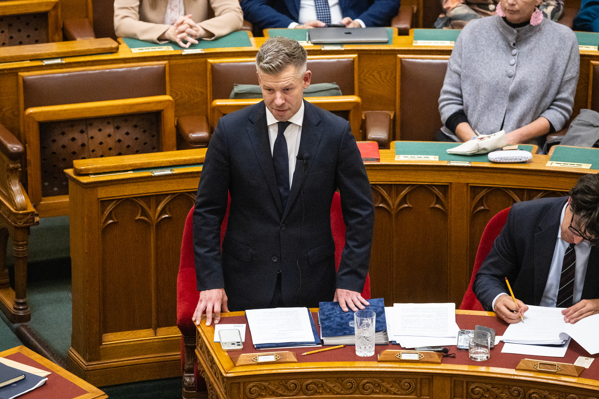 Őrizetbe vett fideszes exminiszterek és a mi magyar Boratunk