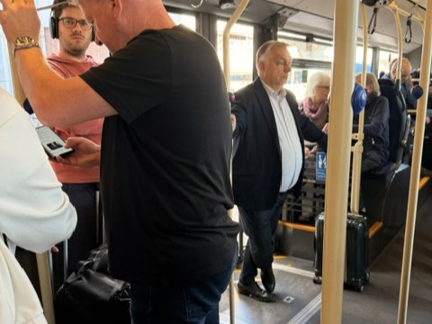 Orbán elindult haza