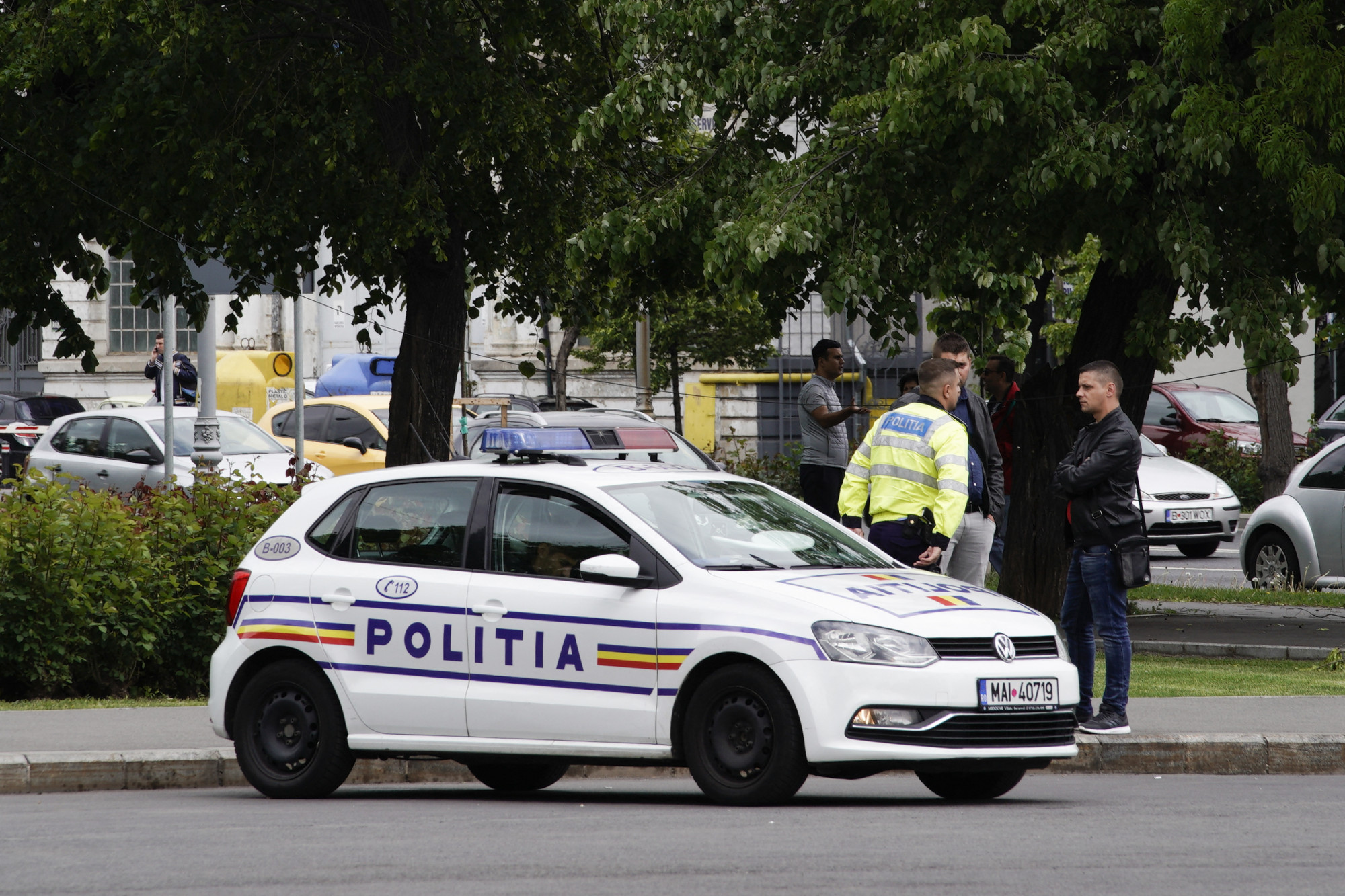 Elkötötte a szolgálati kocsit, úgy ment szex- és drogpartizni a rendőr, de túladagolta magát, ezért kórházba kellett vinni
