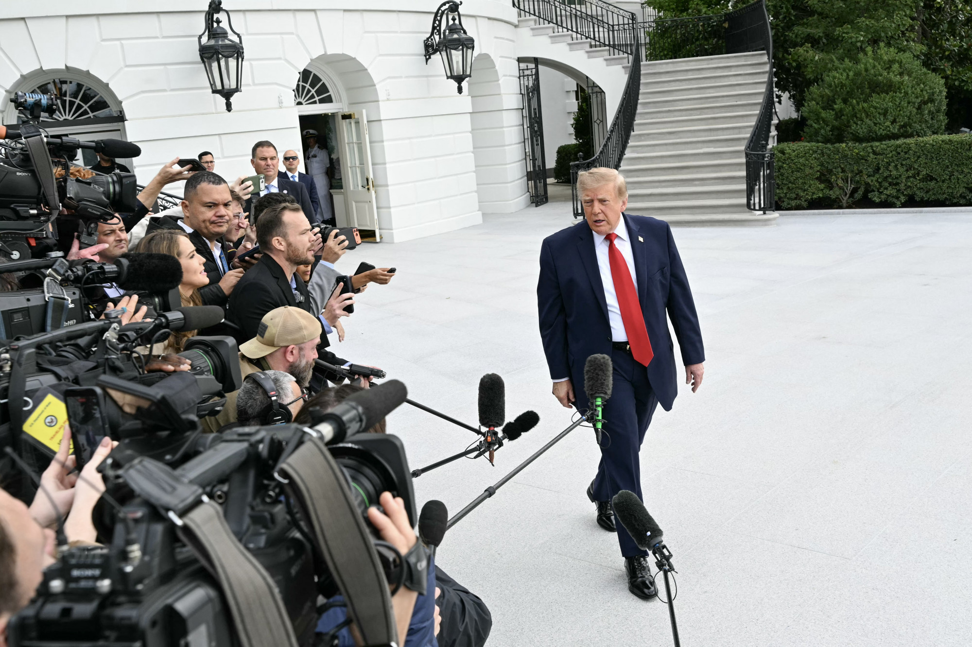 A héten már másodszorra nem engedték be a CNN-t a Fehér Házba