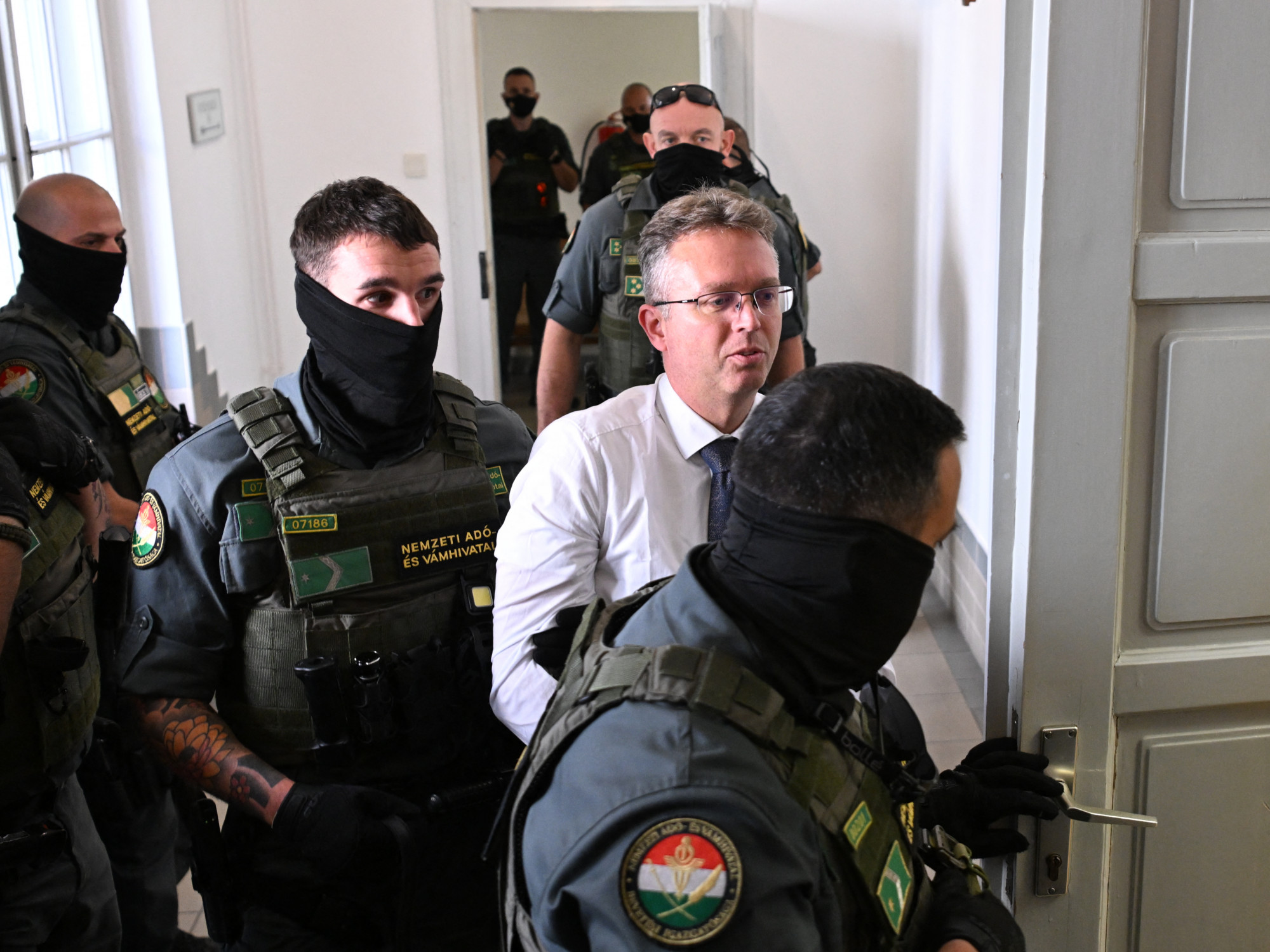 Hankó Balázs a saját fodrászával szeretné vágatni a haját a börtönben