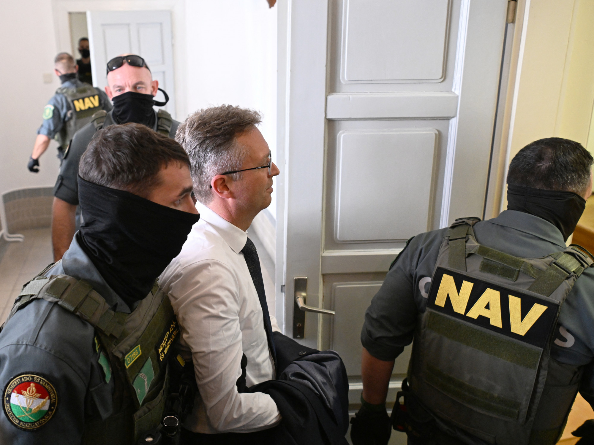 Hankó Balázs a saját fodrászával szeretné vágatni a haját a börtönben