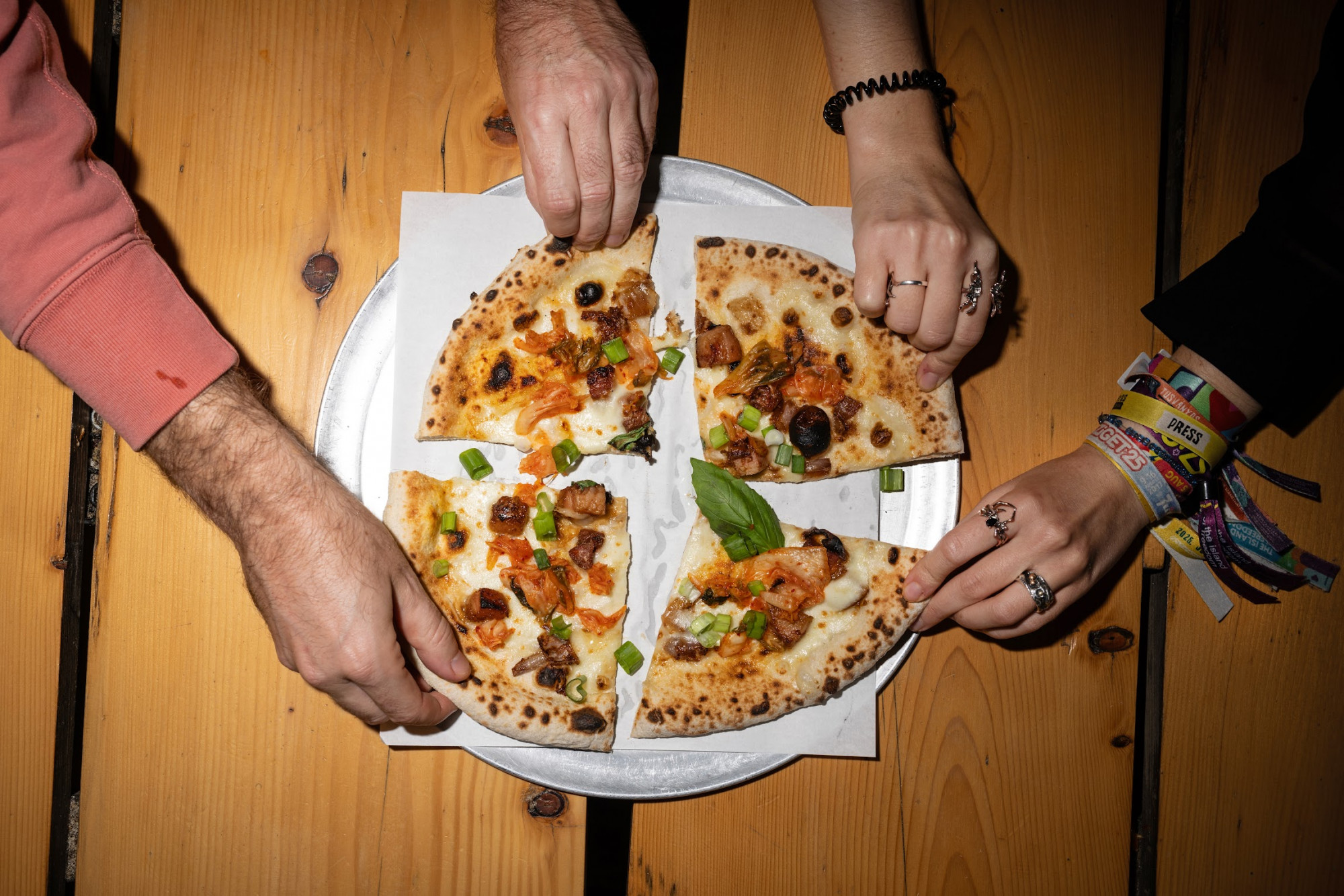 Itt a 444 pizzája