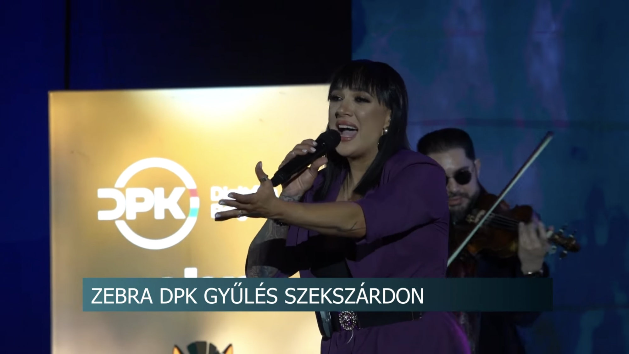 Tóth Gabi cégét NKA-s pénzből szerződtették egy március 14-ei ünnepi megemlékezésre a Wass Albert térre, ahol épp Radics Béla is kampányolt