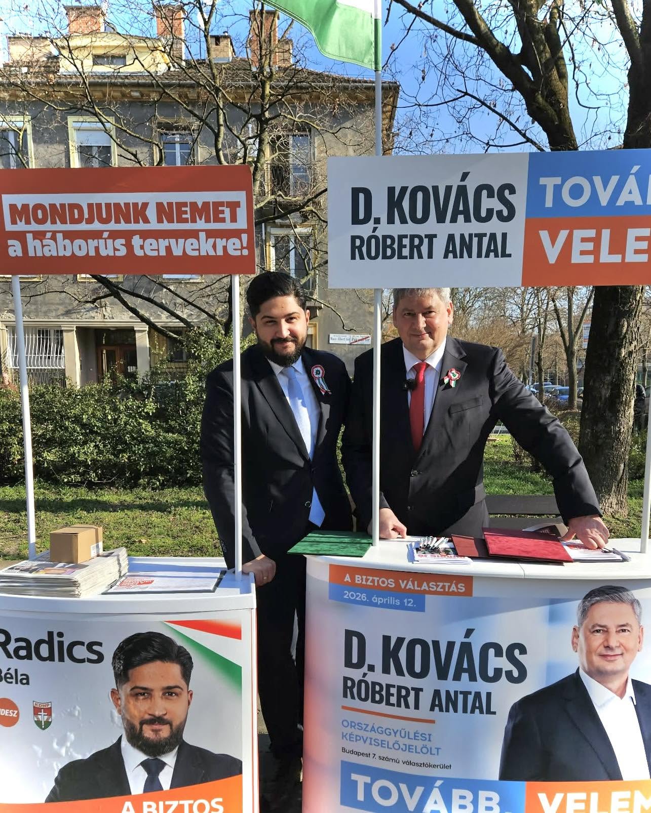 Tóth Gabi cégét NKA-s pénzből szerződtették egy március 14-ei ünnepi megemlékezésre a Wass Albert térre, ahol épp Radics Béla is kampányolt