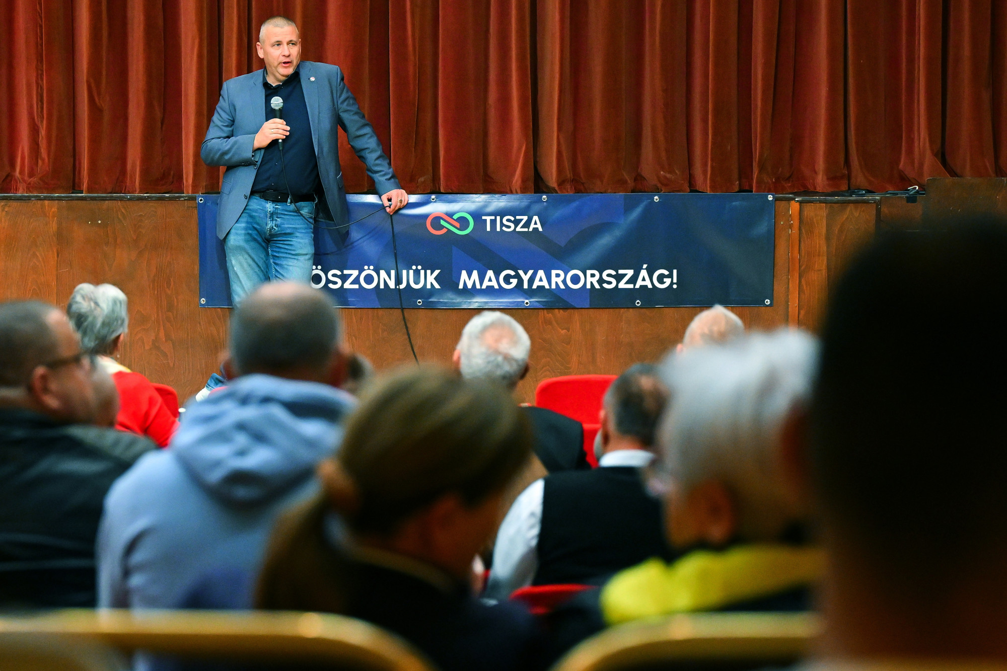 Ruszin-Szendi nádudvari fórumán kifogásolták, hogy nincs a városban rendőr, orvosi ügyelet és hétvégi gyógyszertári ügyelet sem