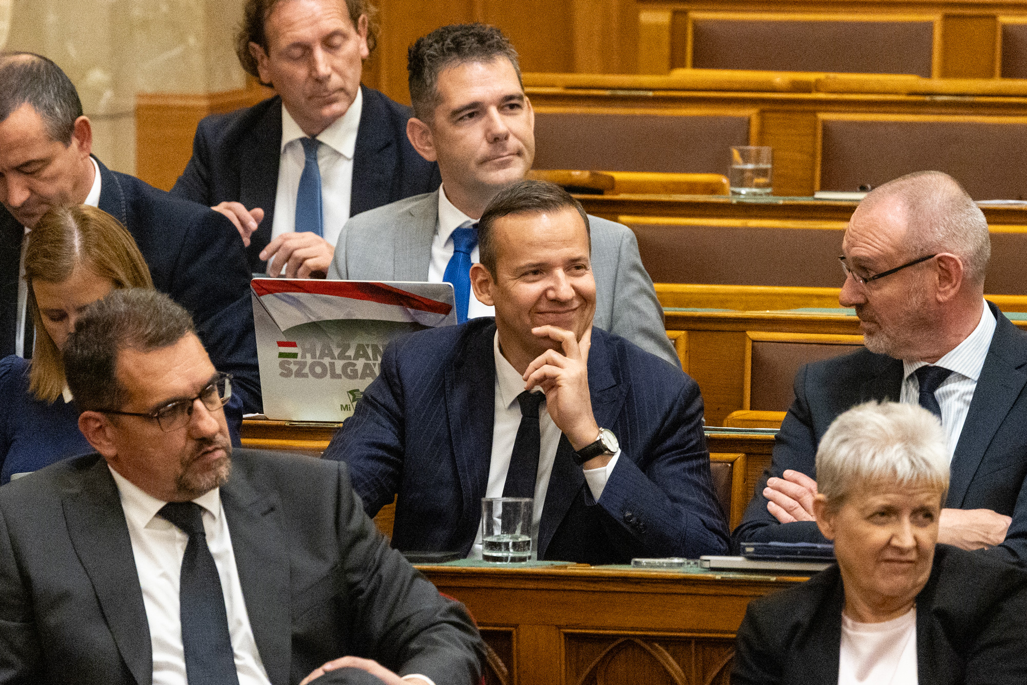 Magyar Péter javasolja a kitartó „Orbán-báboknak”, hogy tanuljanak elődeik hibáiból, és „ne várják meg a dicstelen véget”