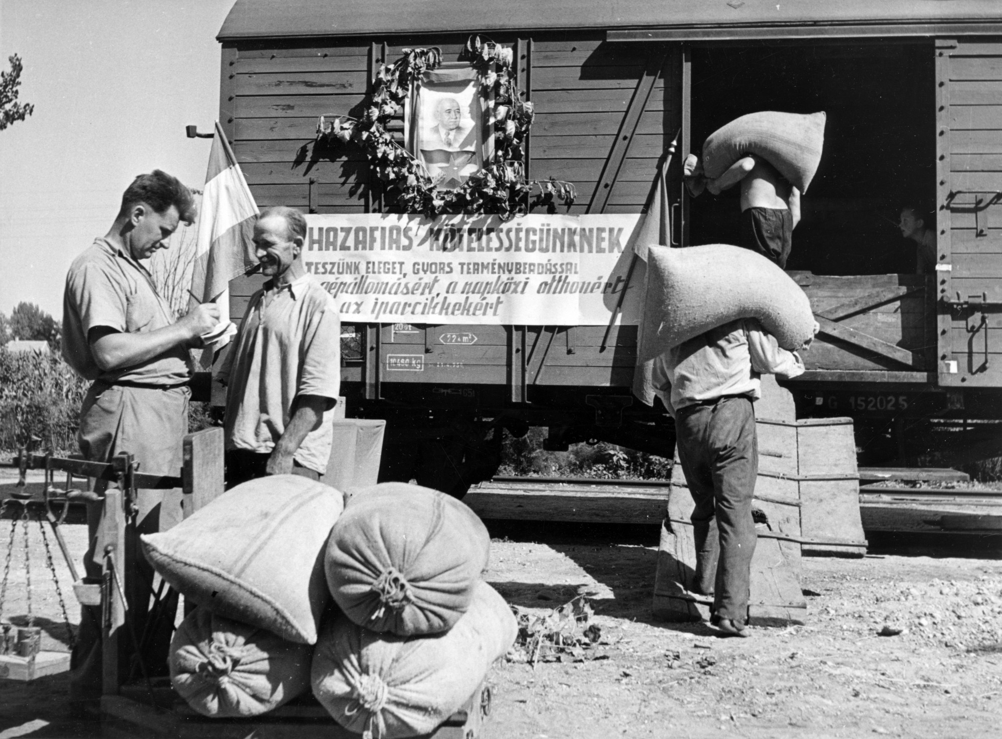1956 előzményei: háborús propagandával riogatva facsarták szét a magyar társadalmat