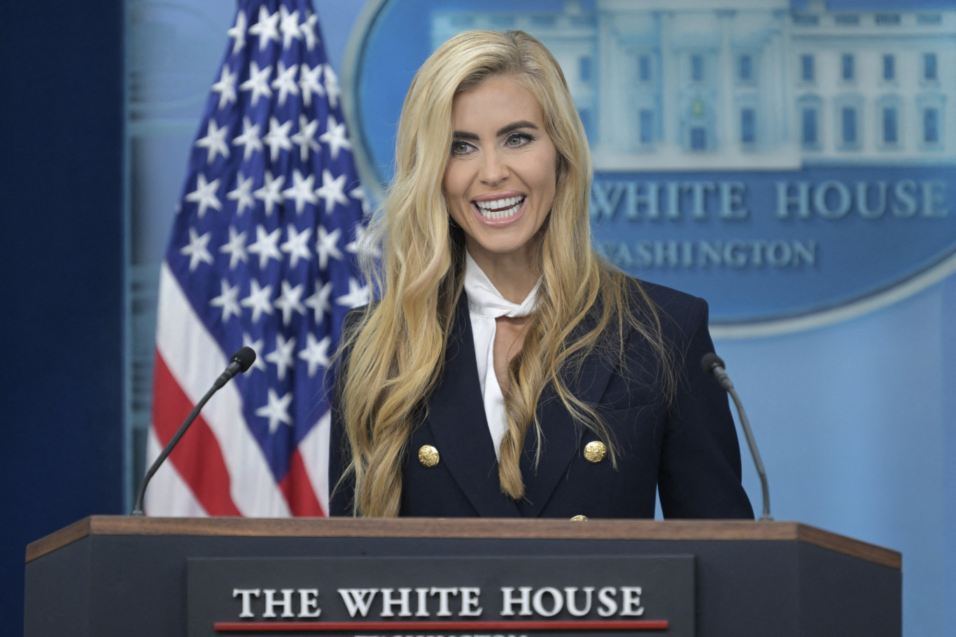 Trump tanácsolta Zachariát, hogy fontolja meg a Fehér Ház szóvivői posztjának folytatását